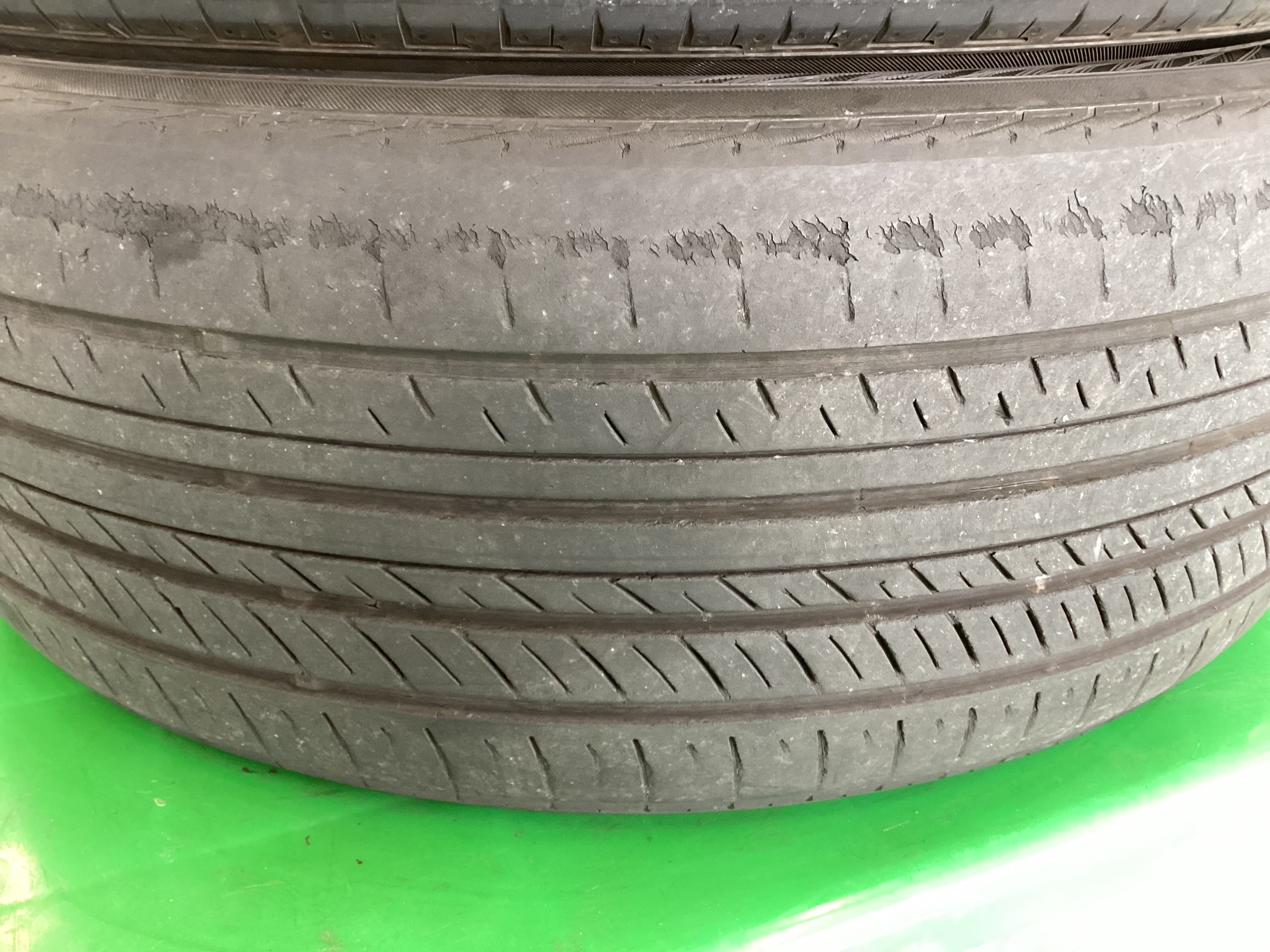 重量級ハイパワーミニバンはタイヤが重要です！ | 日産 エルグランド