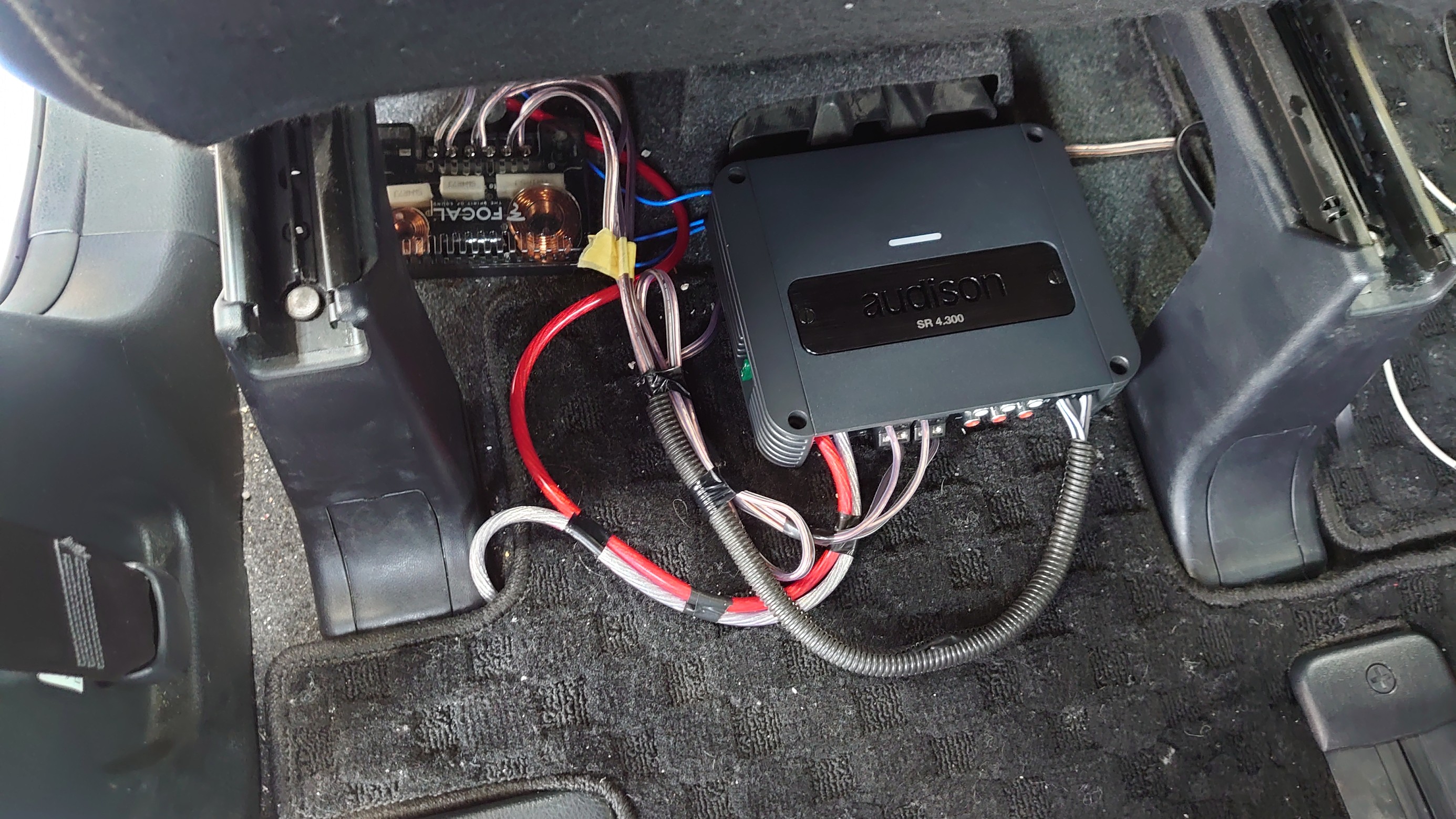 トヨタ ノア スピーカー サブウーハー アンプ取付 audison(オー トヨタ ノア スピーカー サブウーハー アンプ取付 audison(オー