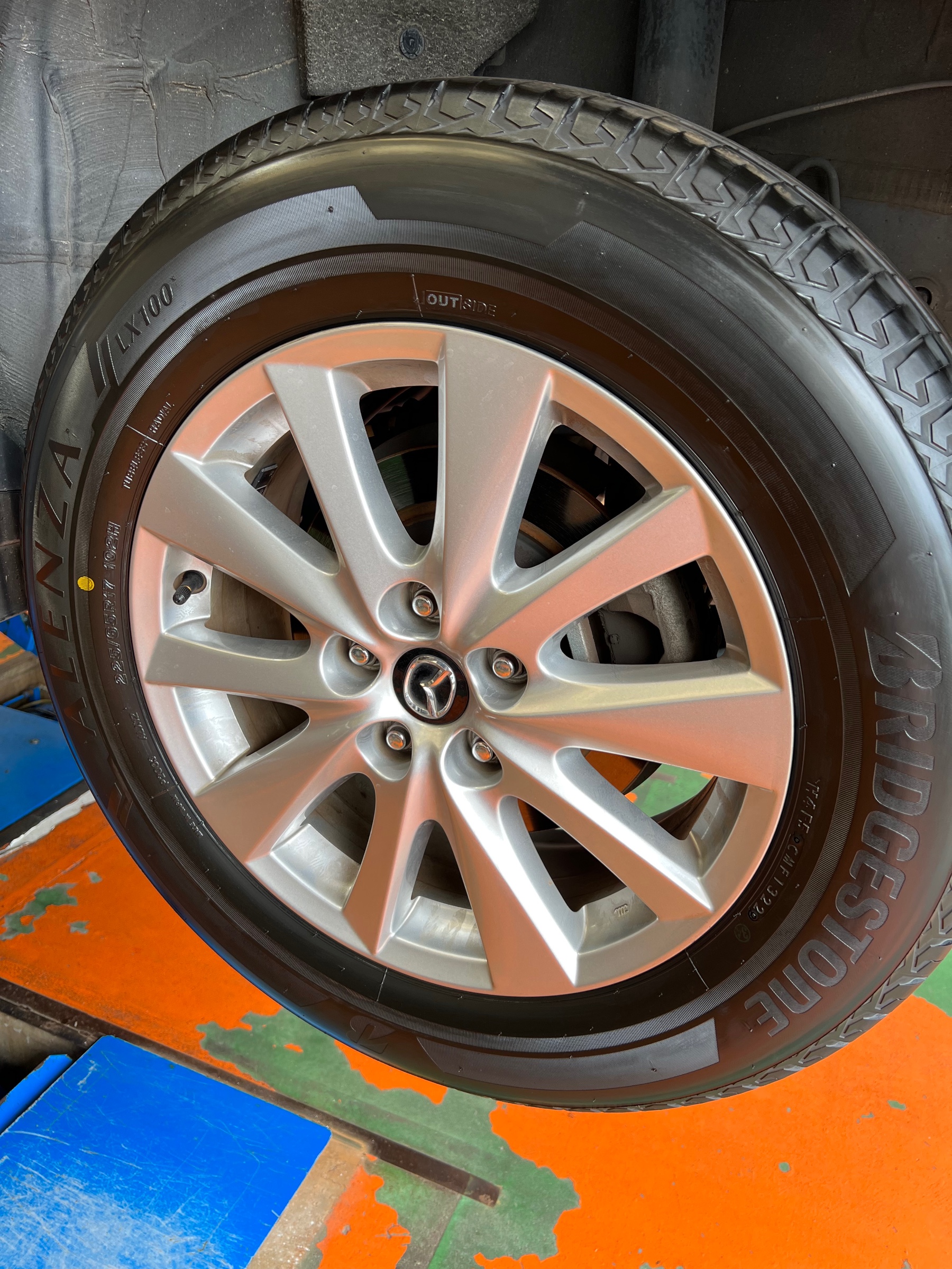 マツダ CX-5 タイヤ交換 | マツダ CX-5 タイヤ タイヤ・ホイール関連 > タイヤ・ホイール交換 | 取り付け事例 | タイヤ館 南久留米 | タイヤからはじまる、トータルカーメンテナンス タイヤ館グループ マツダ CX-5 タイヤ交換 | マツダ CX-5 タイヤ タイヤ・ホイール関連 > タイヤ・ホイール交換 | 取り付け事例 | タイヤ館 南久留米 | タイヤからはじまる、トータルカーメンテナンス タイヤ館グループ