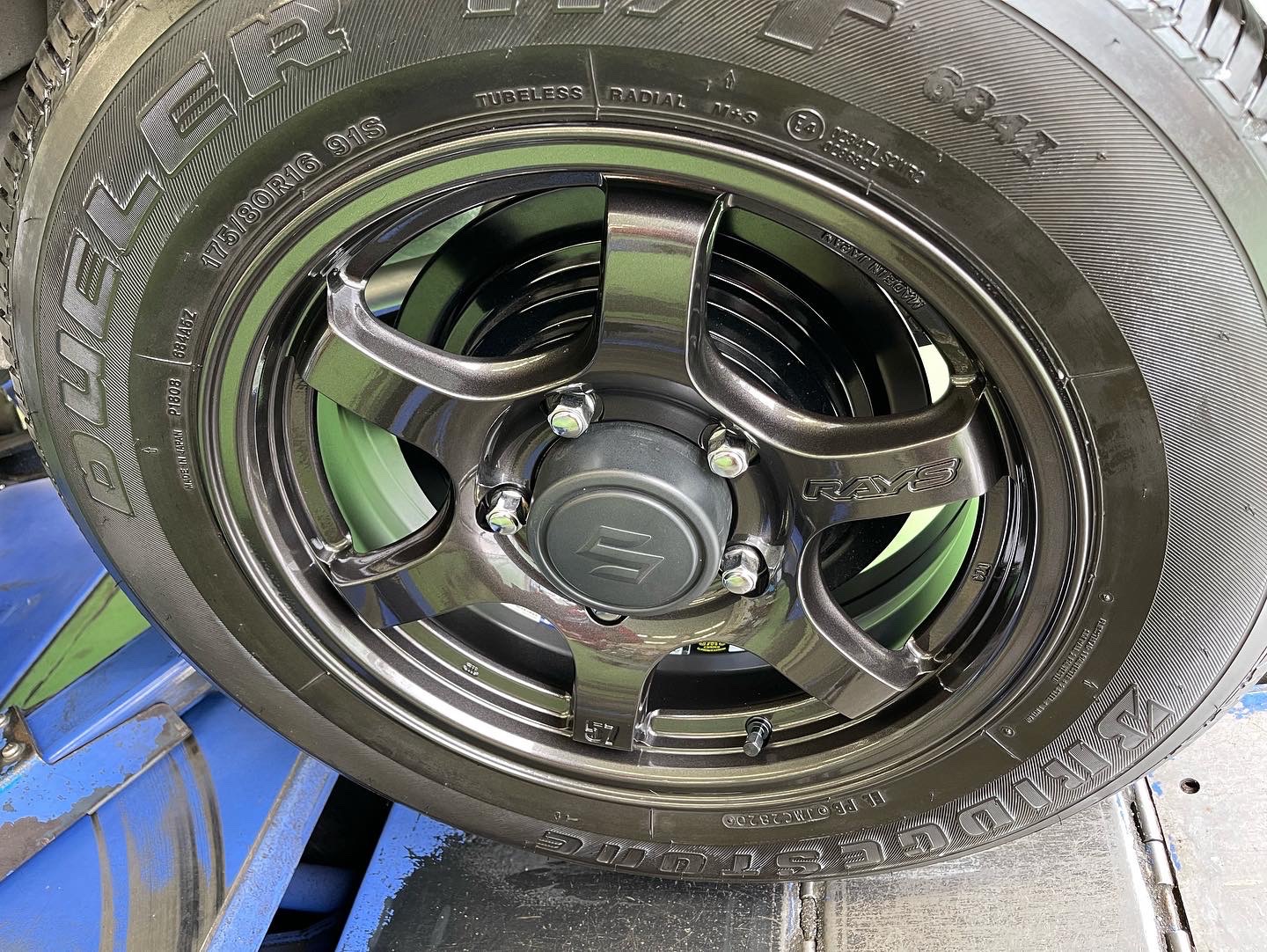 スズキ・ジムニー・JB64W】ホイール交換の紹介 | 店舗おススメ情報