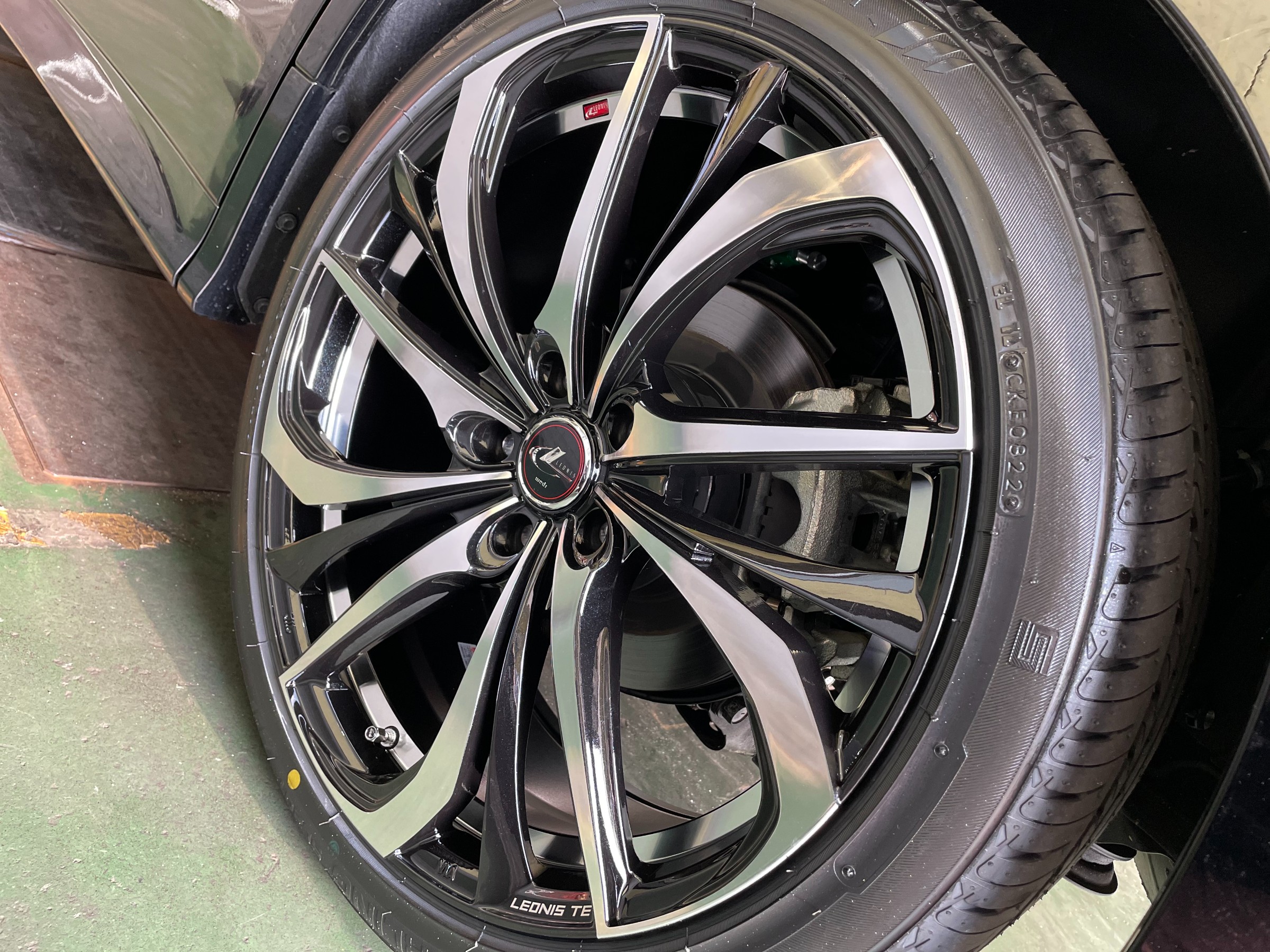 ☆【TEIN & LEONIS】アルファードに車高調取付け＆インチアップ 