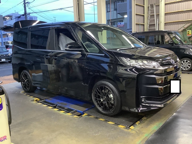 トヨタ ノア ホイール交換 (^▽^)/ ウェッズスポーツ １７インチ