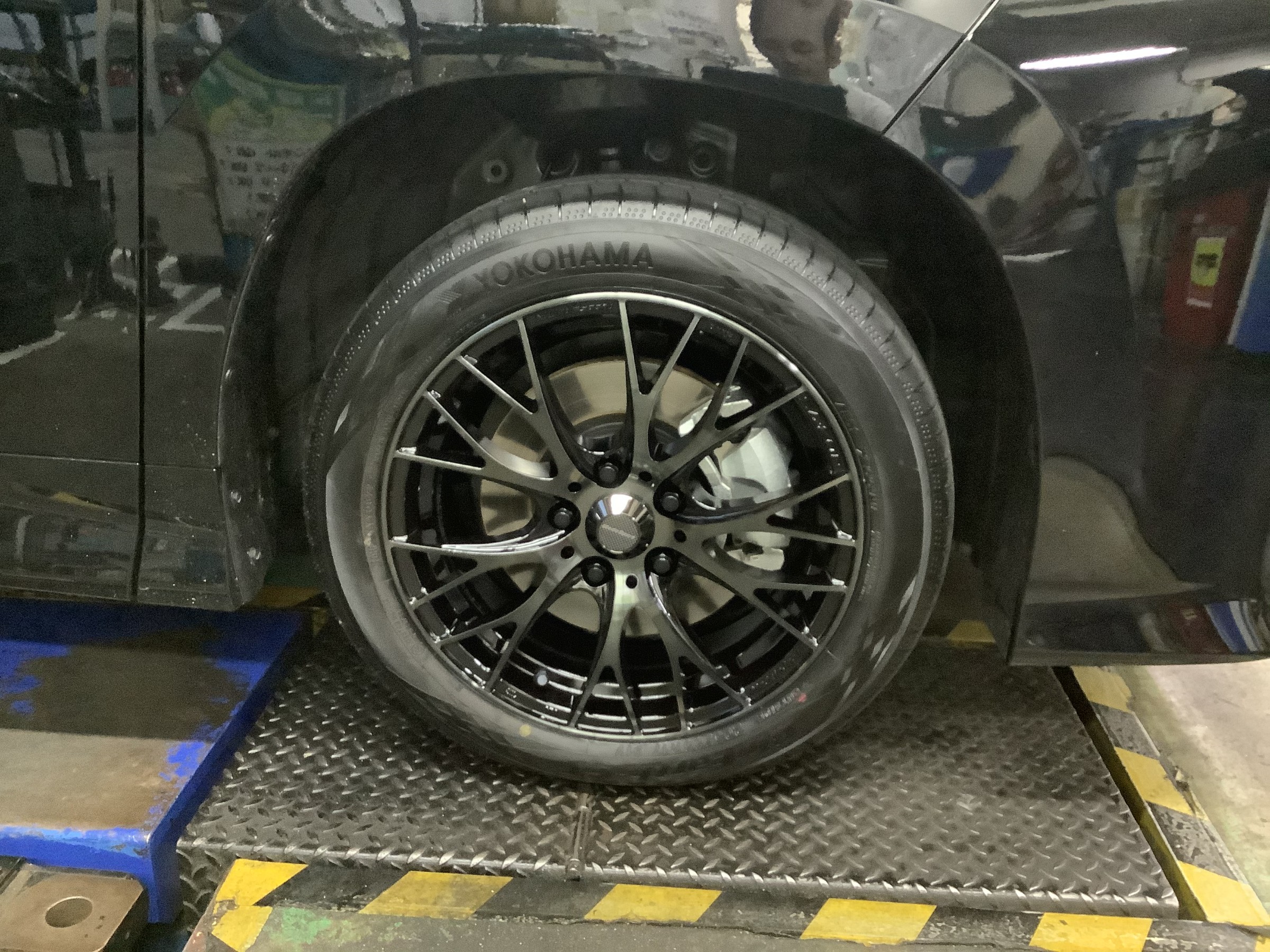 トヨタ ノア ホイール交換 (^▽^)/ ウェッズスポーツ １７インチ
