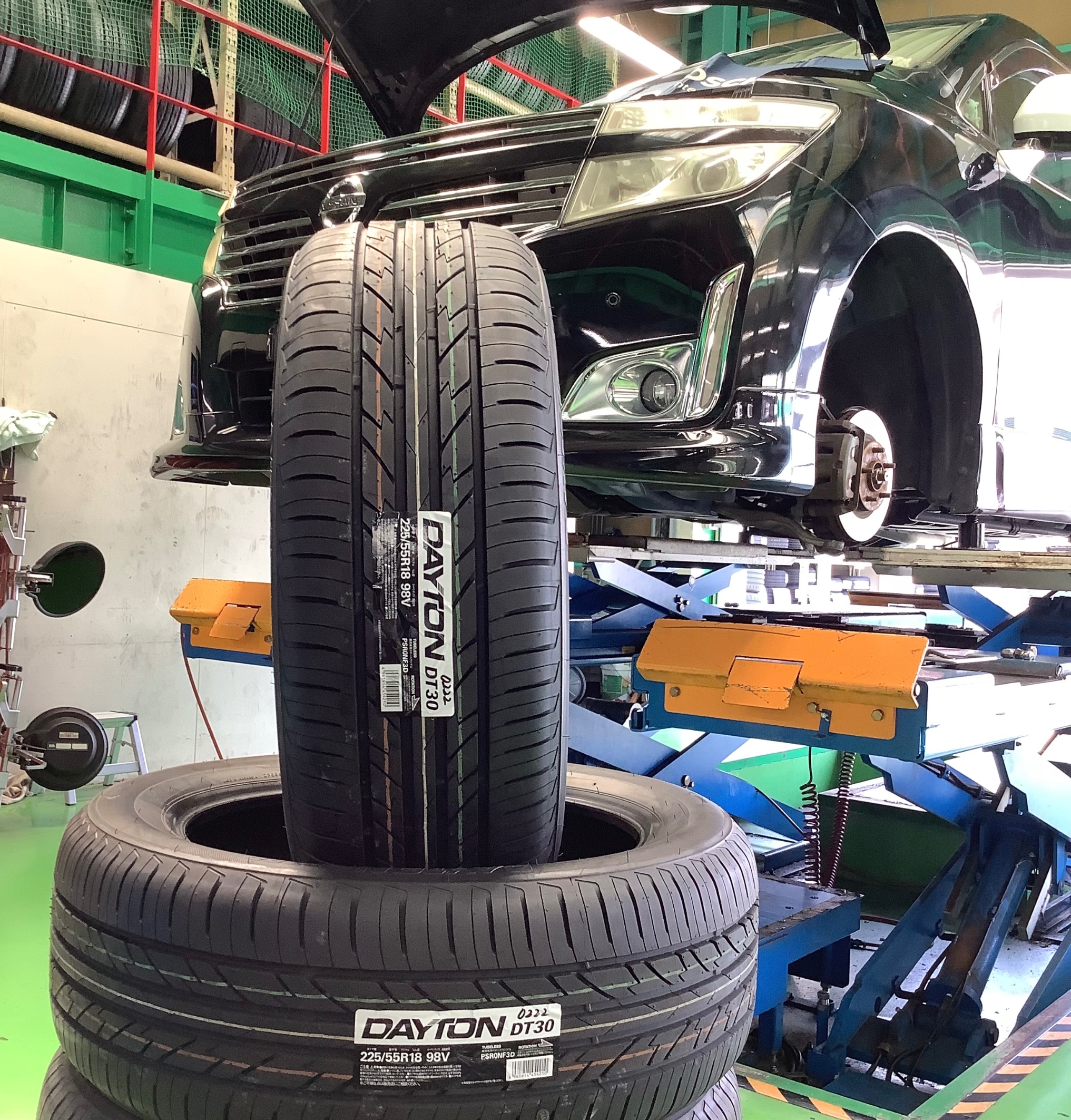 mobox・タイヤ交換事例】エルグランド 225/55R18 デイトン DT30