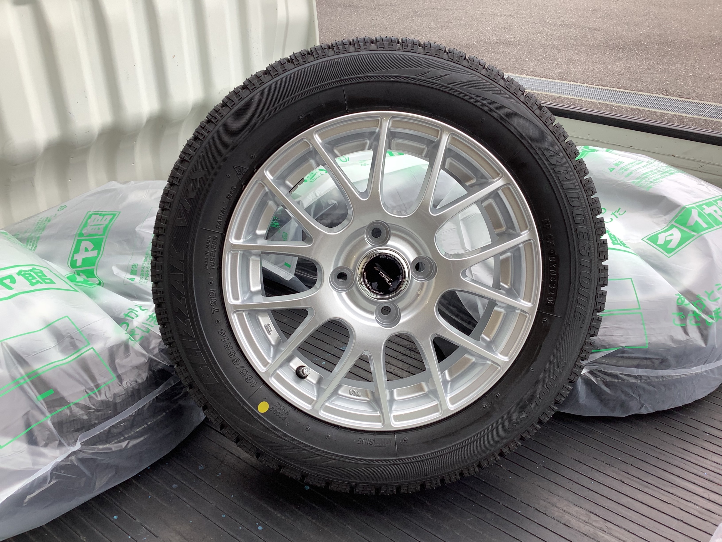 VRX3 165/65R14 トップランM7アルミホイールセット早期購入