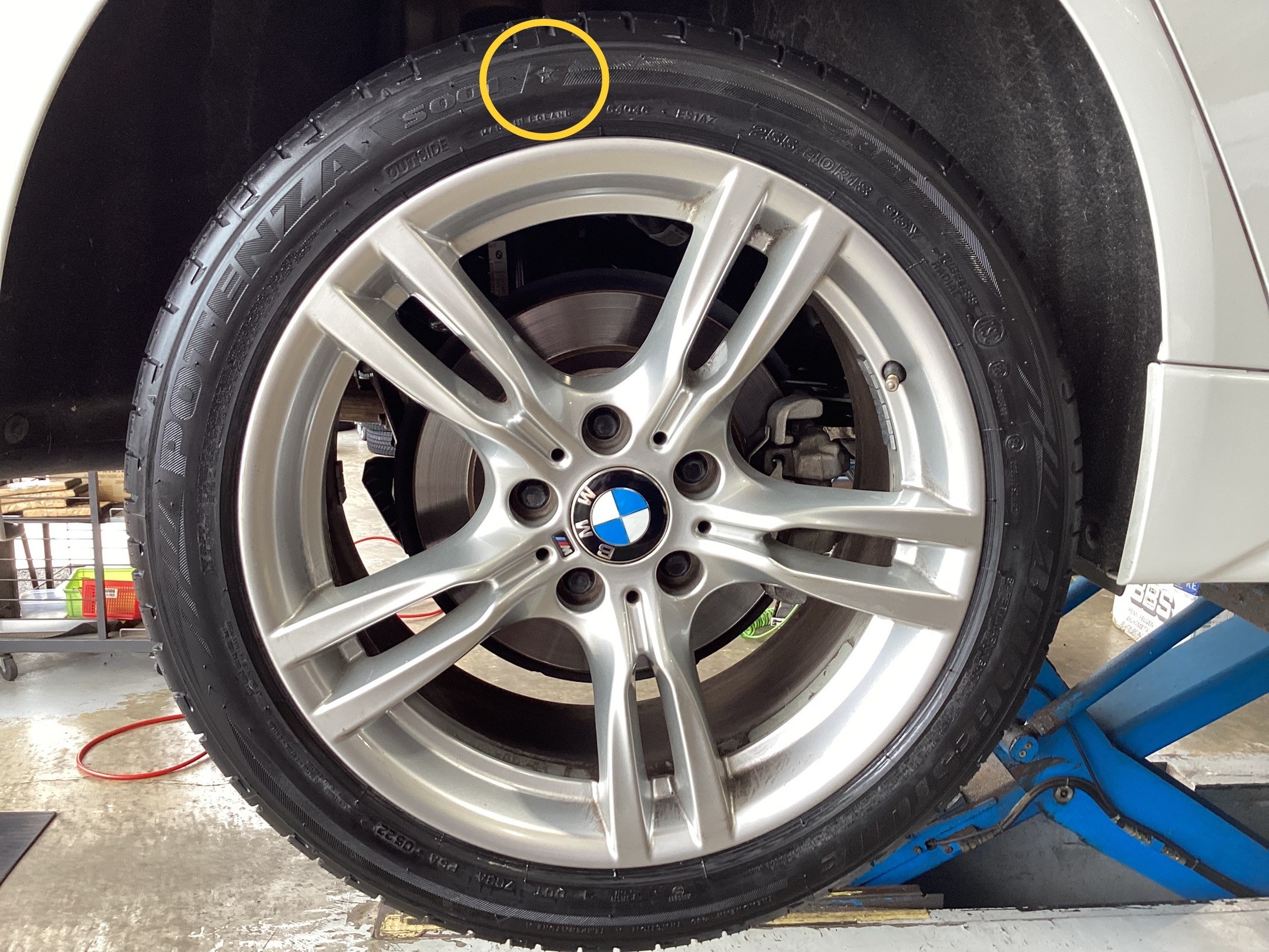 BMW 320d Mスポーツ タイヤ交換作業 | 店舗おススメ情報