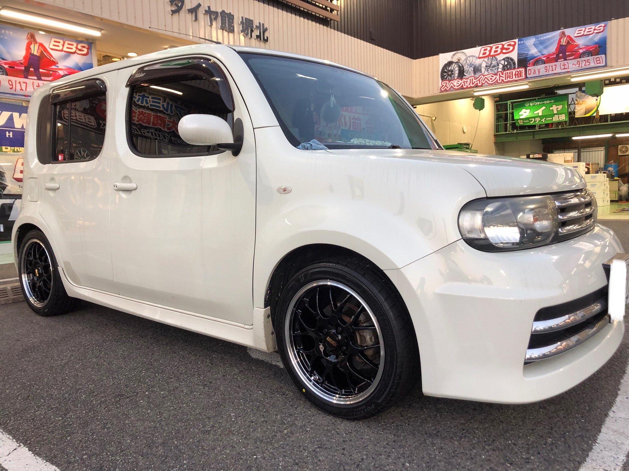 NISSAN Z12キューブにBBS RG-R 17インチBKDカラー取り付け