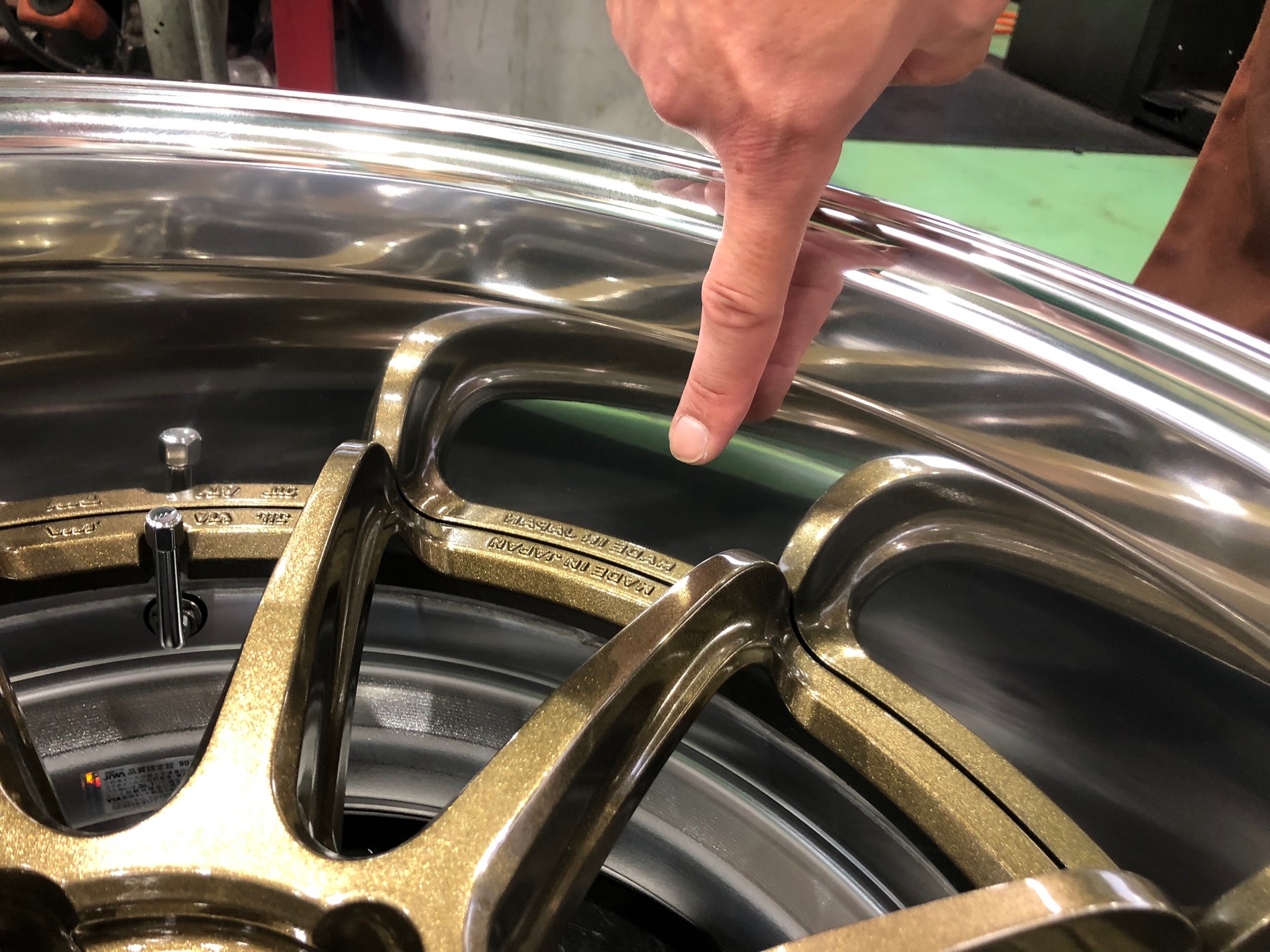 WORK エモーション ブロンズ2本 16×7J +44 PCD114.3/4H WORK EMOTION ZR10 チタンブロンズカラー 2P 18インチ入荷