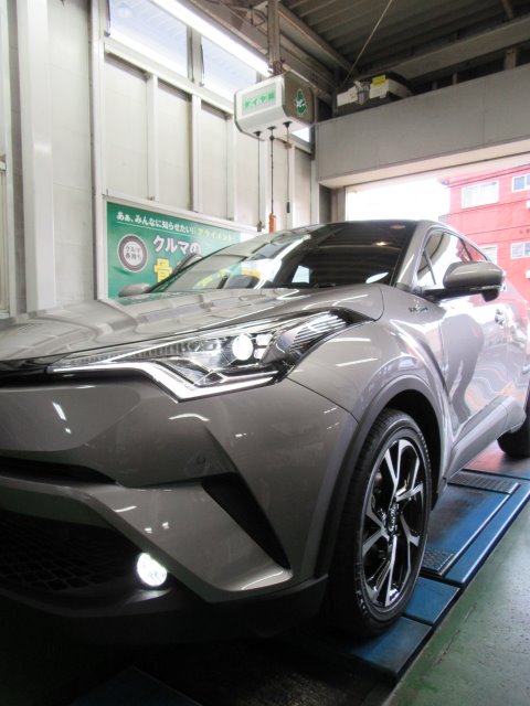 話題の車「C-HR」にスタッドレスタイヤ取り付け！！ | トヨタ C-HR
