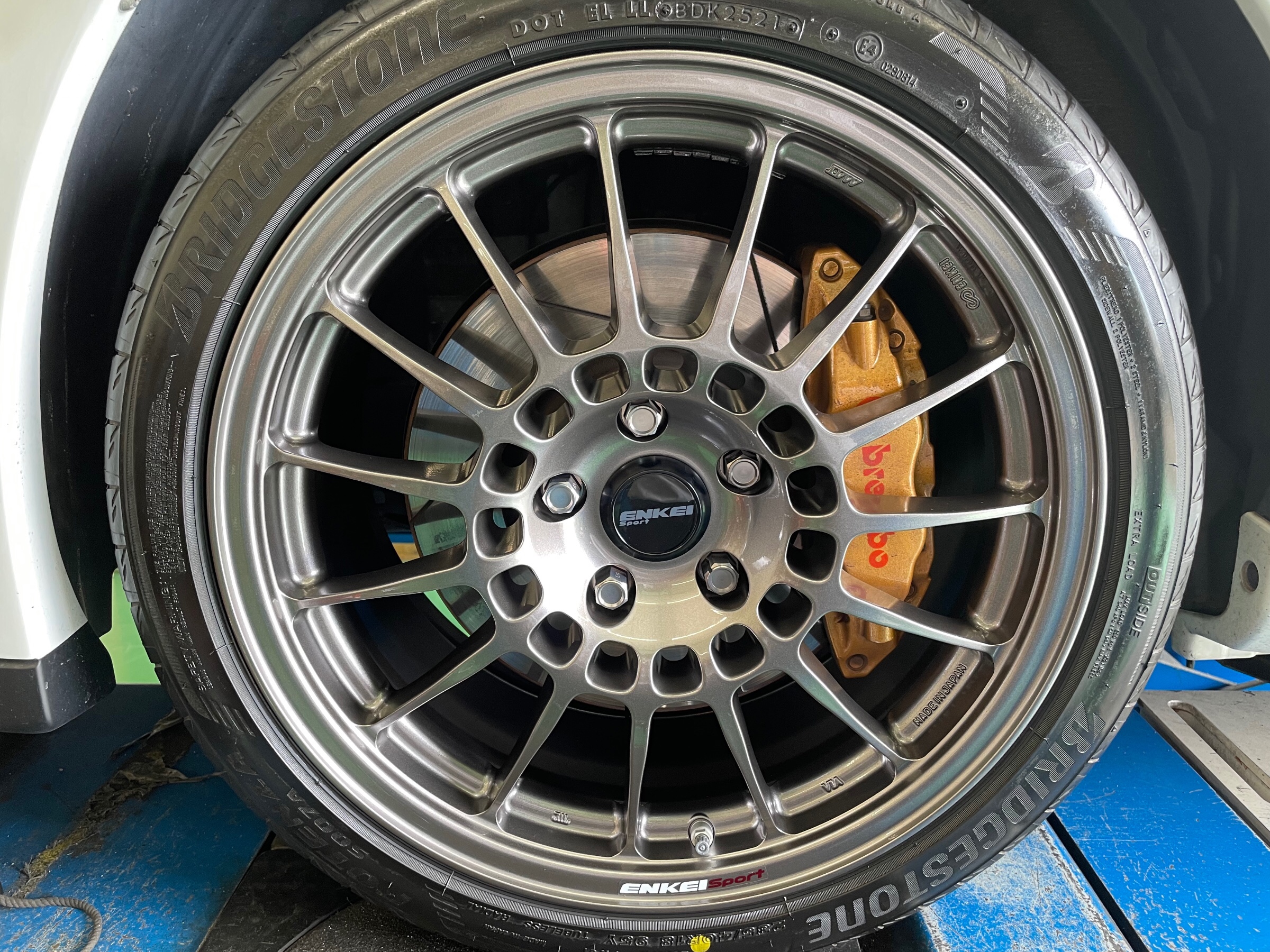 インプレッサ タイヤホイール交換！！ エンケイ RC-T5 18×8.5j