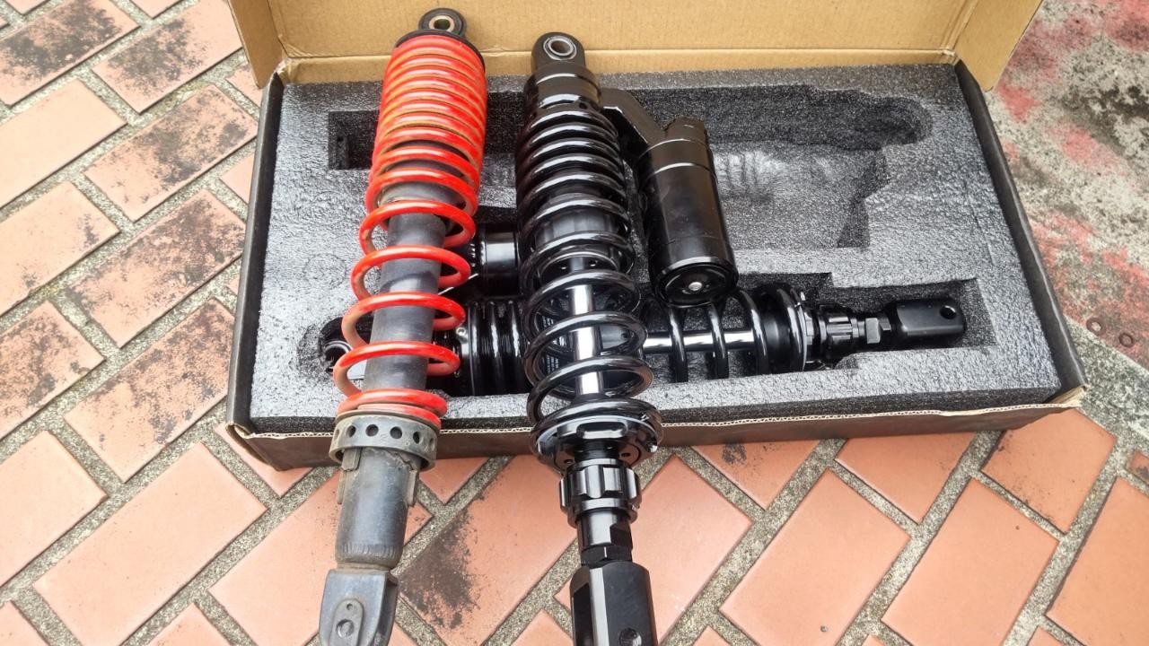 マジェスティ250 リアショック交換 | 店舗おススメ情報 | タイヤ館