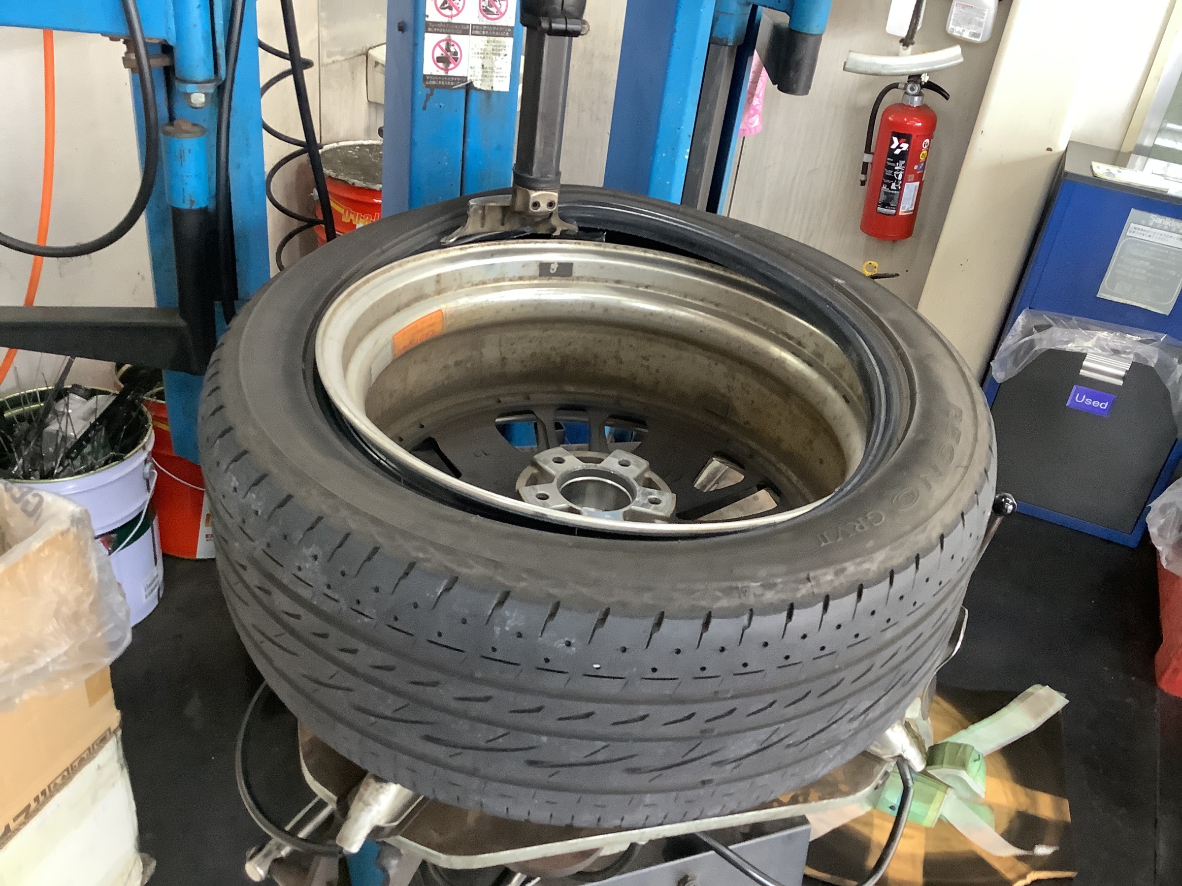 トヨタ　ヴェルファイア　タイヤ交換