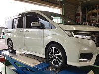取付 交換作業ご紹介 タイヤ館 和泉 タイヤからはじまる トータルカーメンテナンス タイヤ館グループ