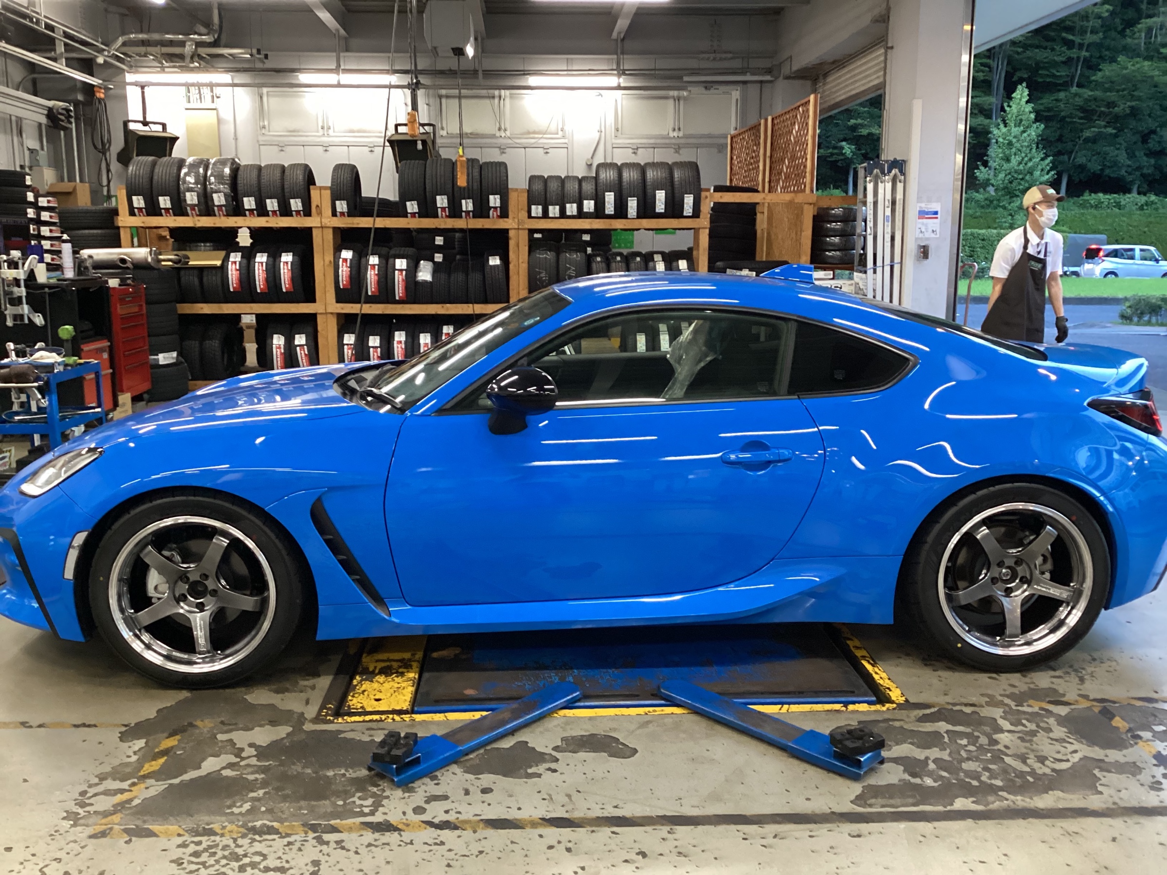 ☆TOYOTA GR86 マフラー交換☆ | 店舗おススメ情報 | タイヤ館
