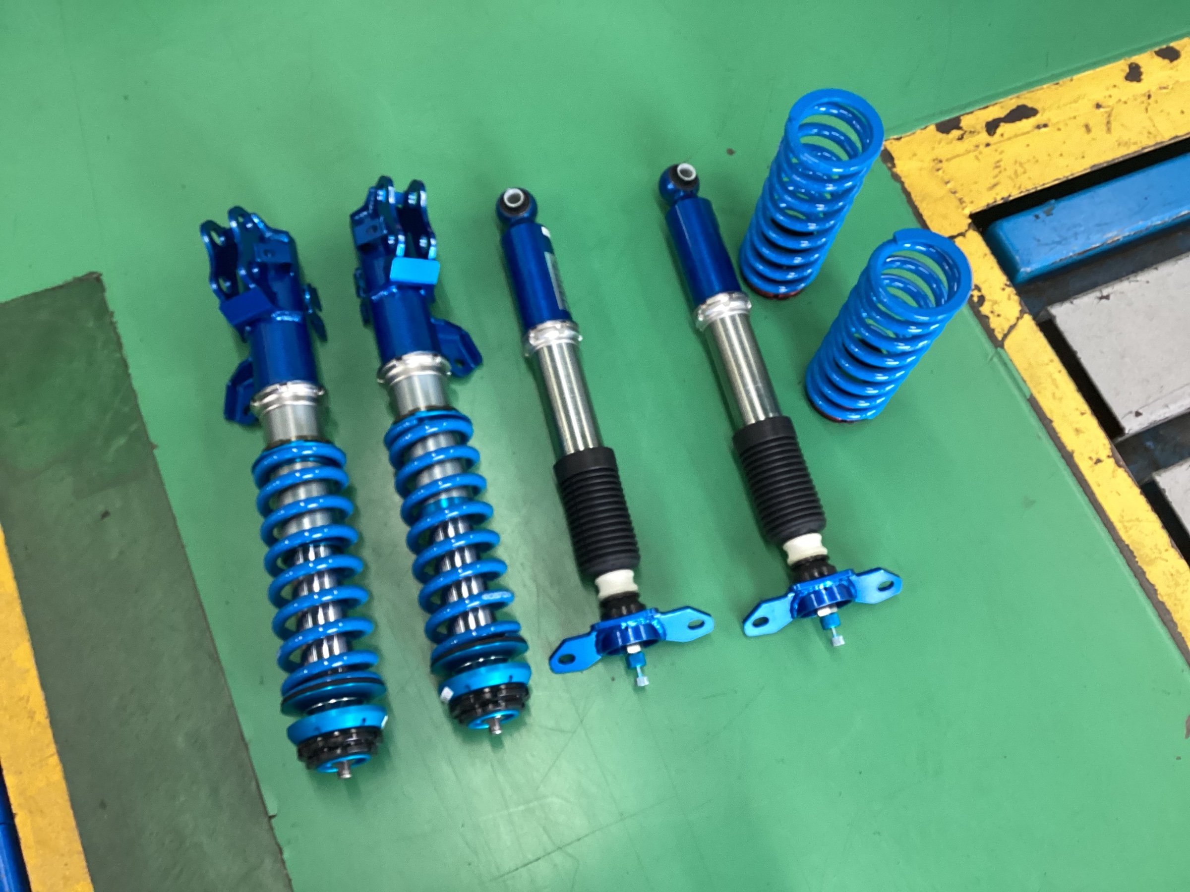 GRヤリス CUSCO 車高調取付 | 店舗おススメ情報 | タイヤ館 大船