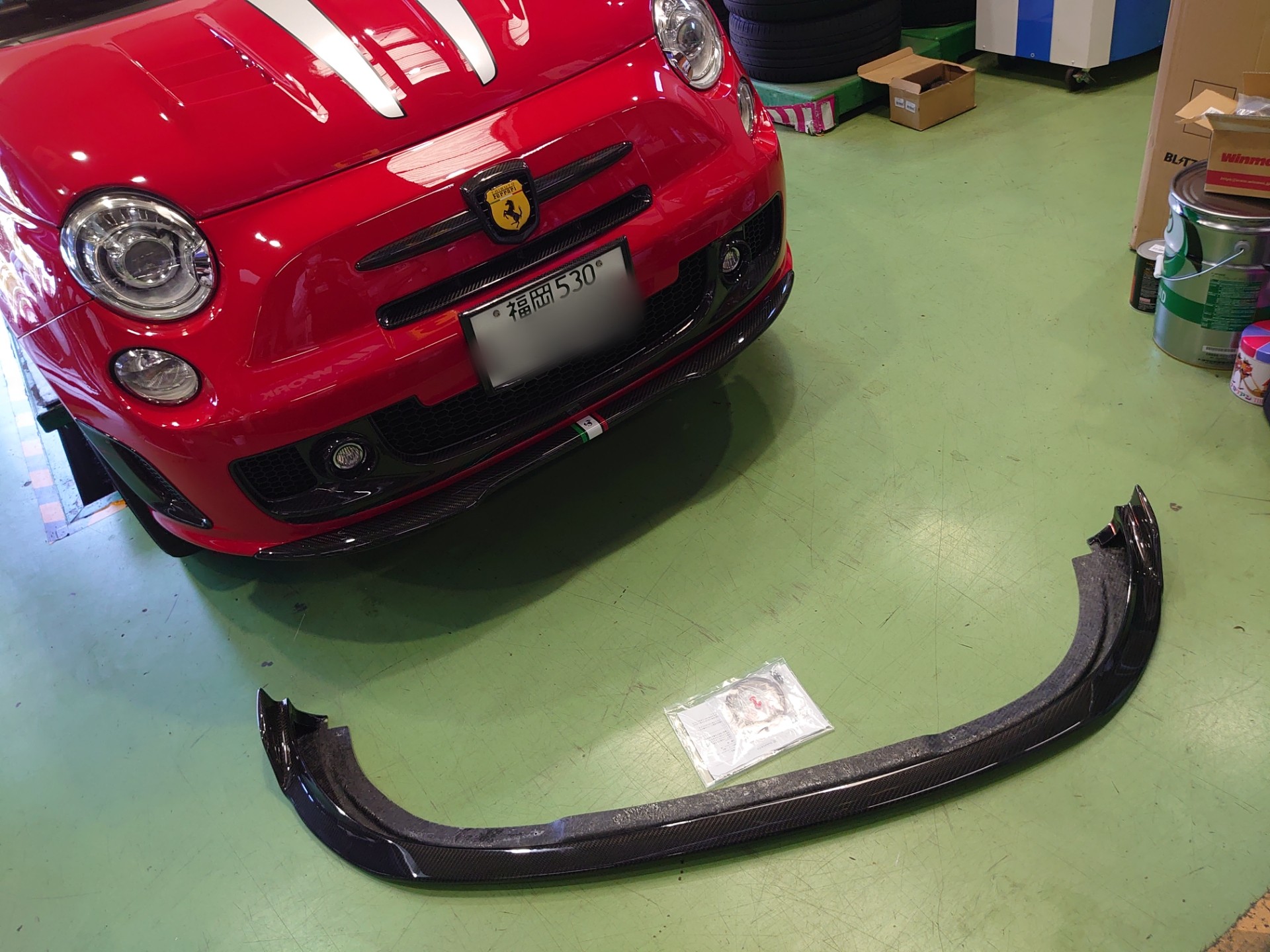 アバルト リアル カーボン フロントリップ スプリッター カバー 赤