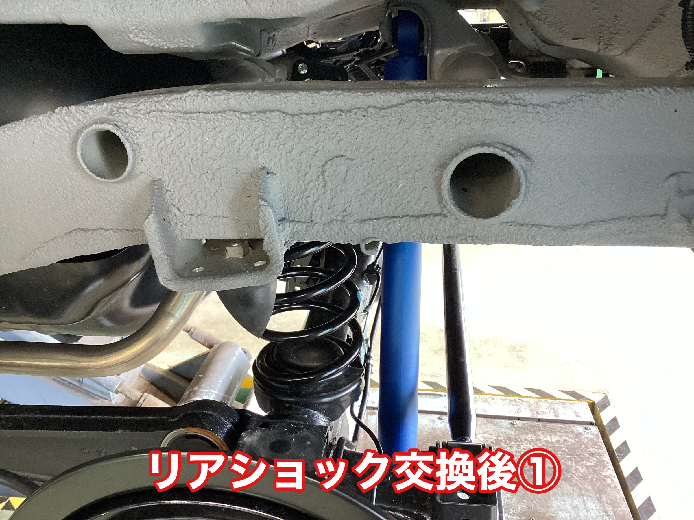 JB64Wジムニーの乗り味を変えたい方必見！KYBショック・ステアリング