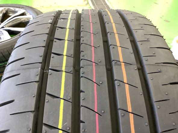 トヨタ・AXVH70 カムリ】タイヤ交換作業 | トヨタ カムリ タイヤ