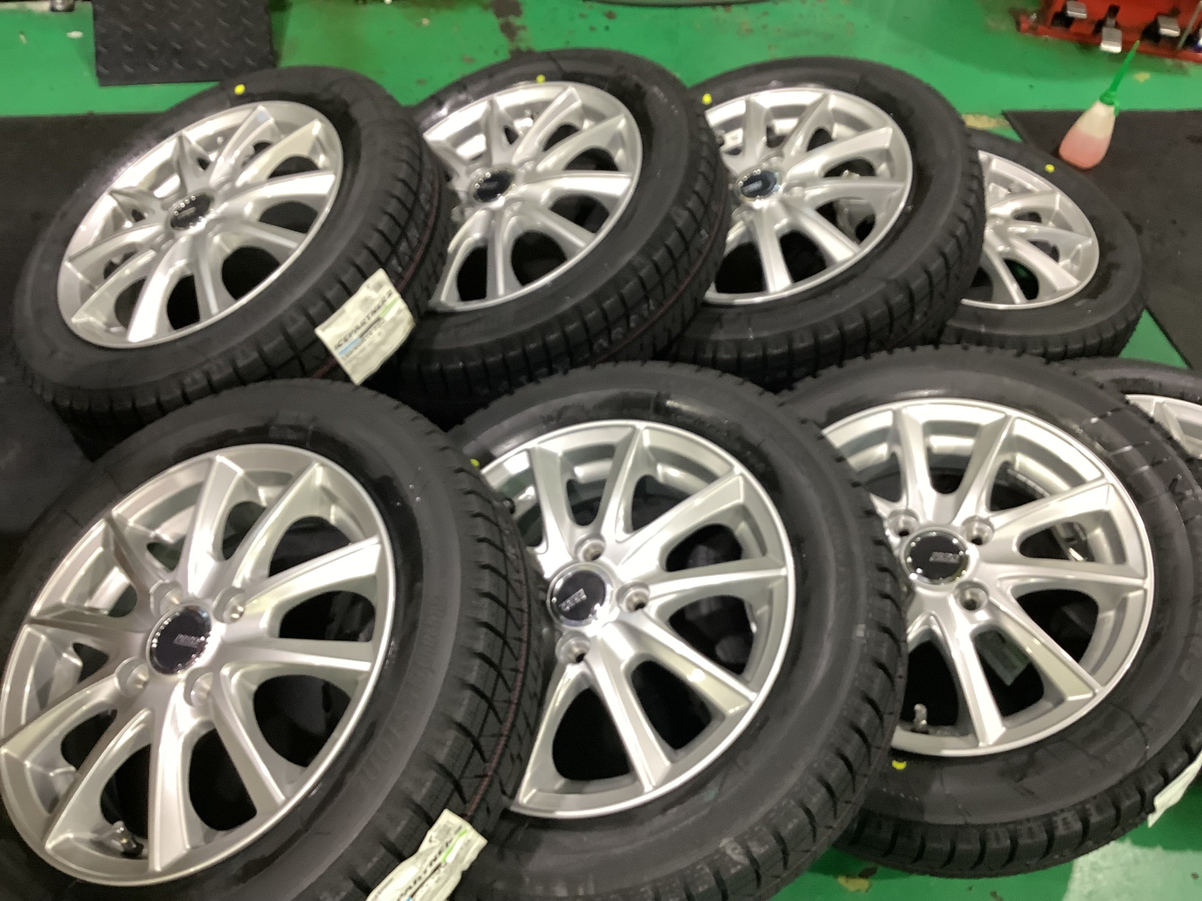 スタッドレスタイヤ組付け画像