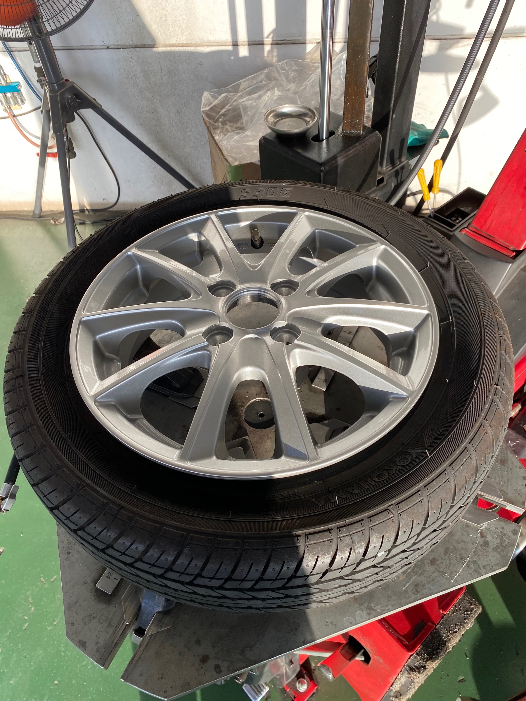 スズキ ワゴンR ホイール交換 サービス事例 タイヤ館 宇都宮南 タイヤからはじまる、トータルカーメンテナンス タイヤ館グループ