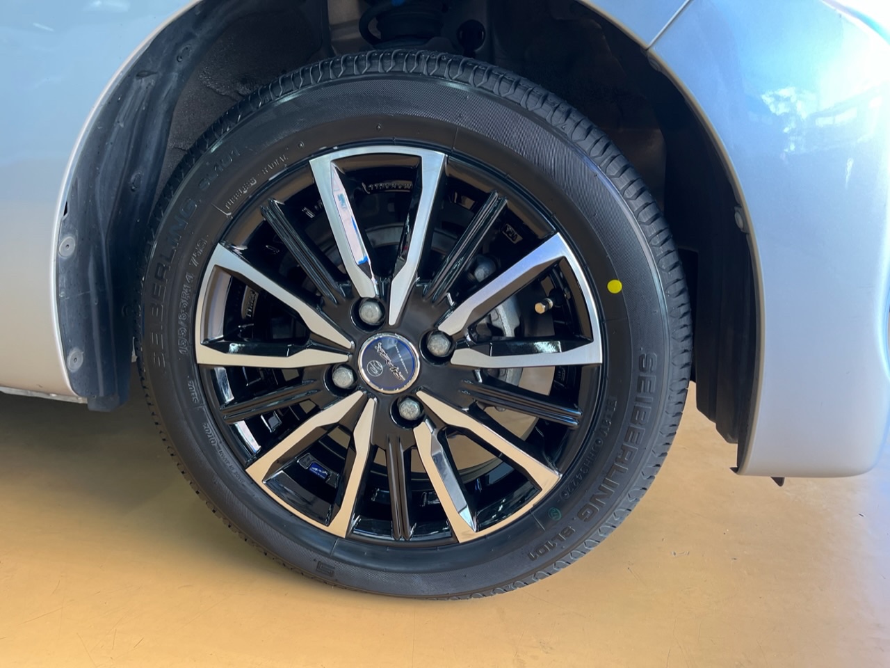 ピクシスエポックにタイヤホイールセット取り付け | 店舗おススメ情報