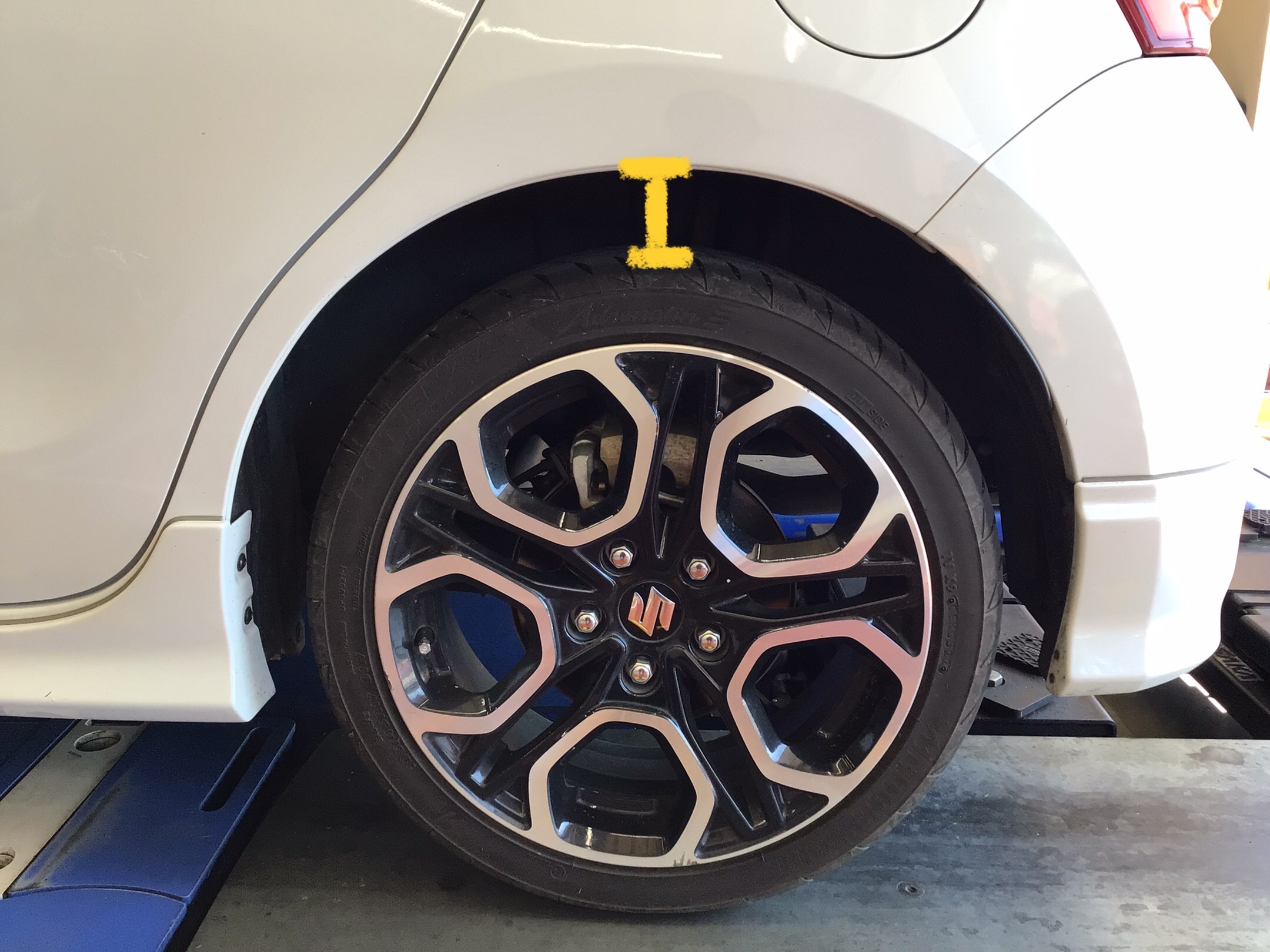 スズキ・スイフトスポーツ(ZC33S)〜車高調取り付け(HKS HIPERMAX スズキ・スイフトスポーツ(ZC33S)〜車高調取り付け(HKS HIPERMAX
