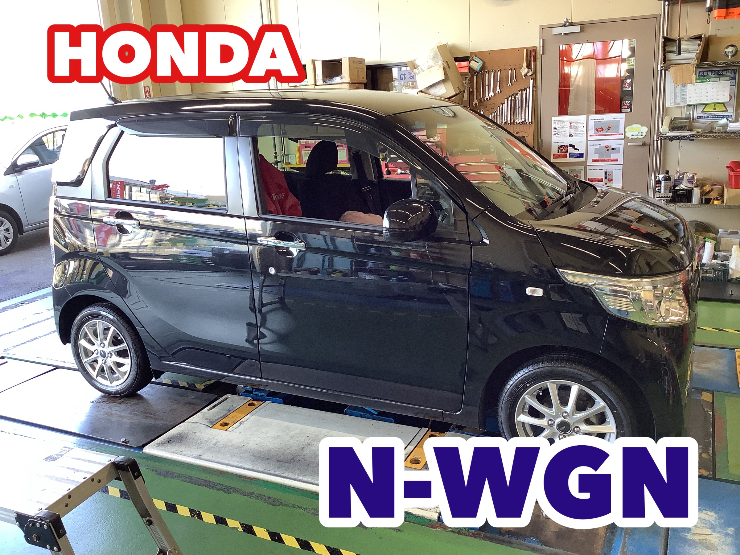 ☆HONDA N-WGN タイヤ&ホイール交換 アライメント調整