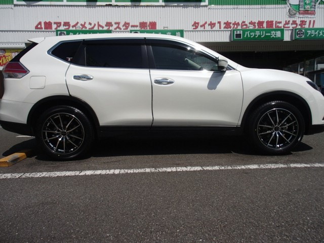 真横から