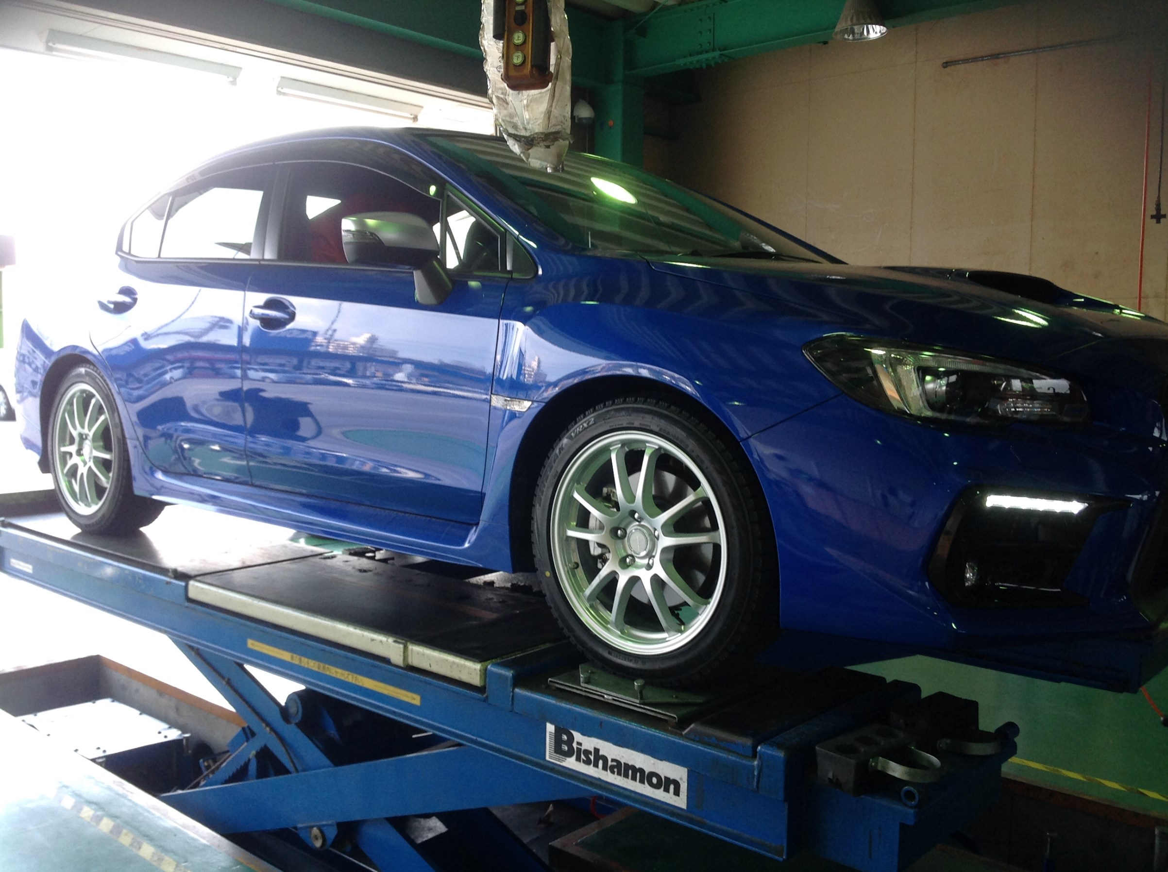 スバルWRX S4 ブリザックVRX2＋エコフォルムSE-10取付！！ | スバル