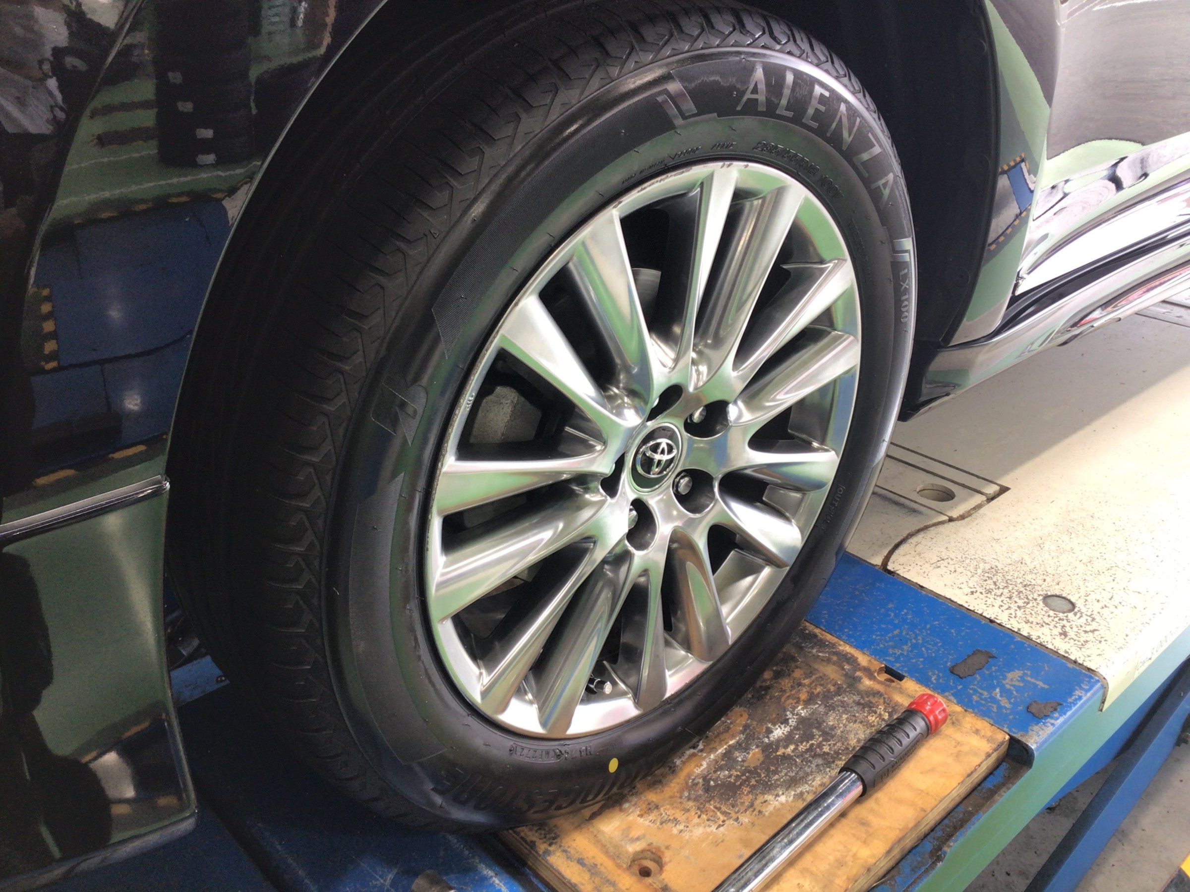 業者様または支店止め。235/55R18 トーヨー　ハリアー　送料無料 PROXES 最短発送 日本製 4本価格 2025年製 235/55R18 100V 235