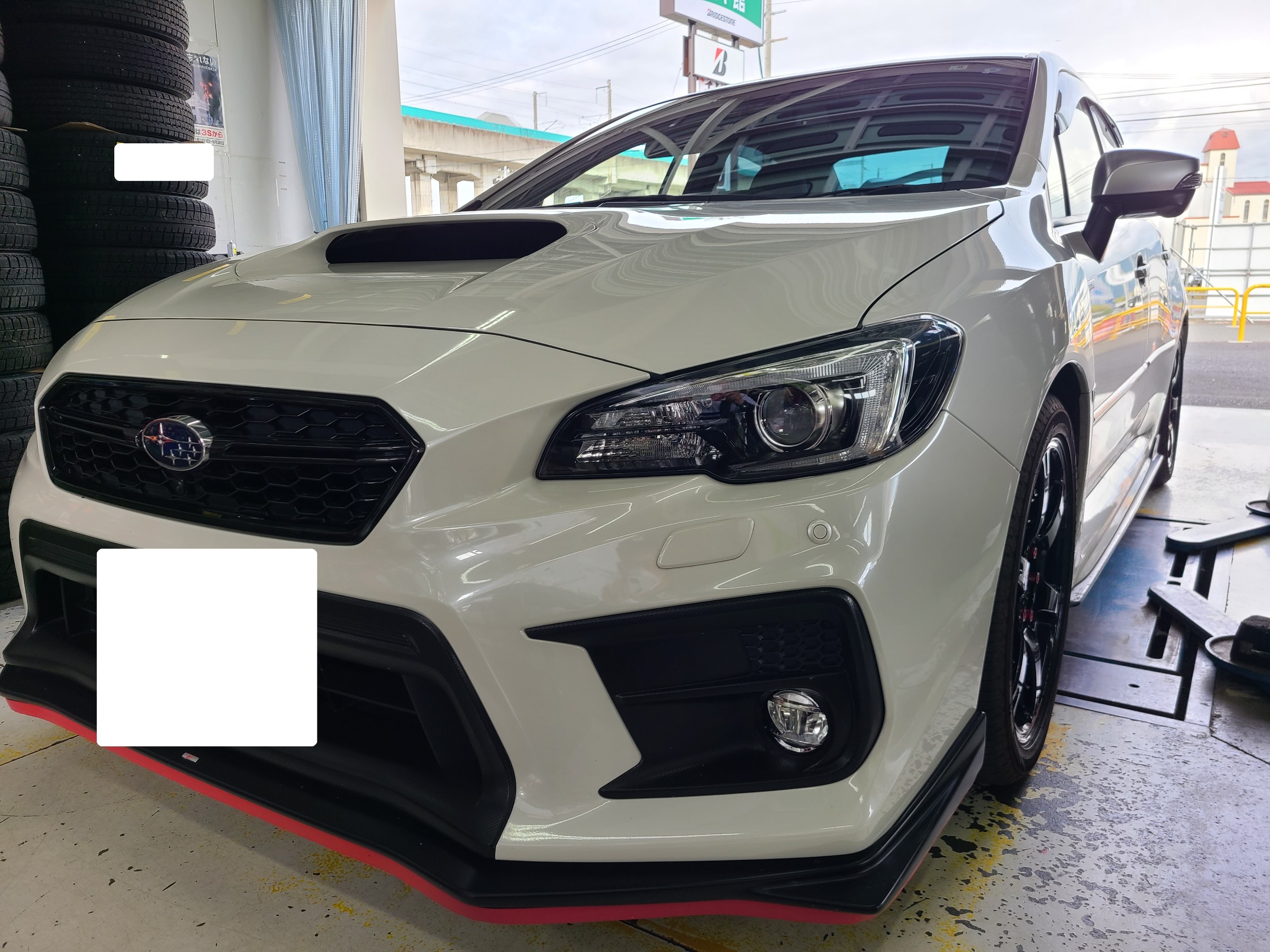 WRX S4』レーダー探知機取り付け＆スタッドレスです。 | 店舗お