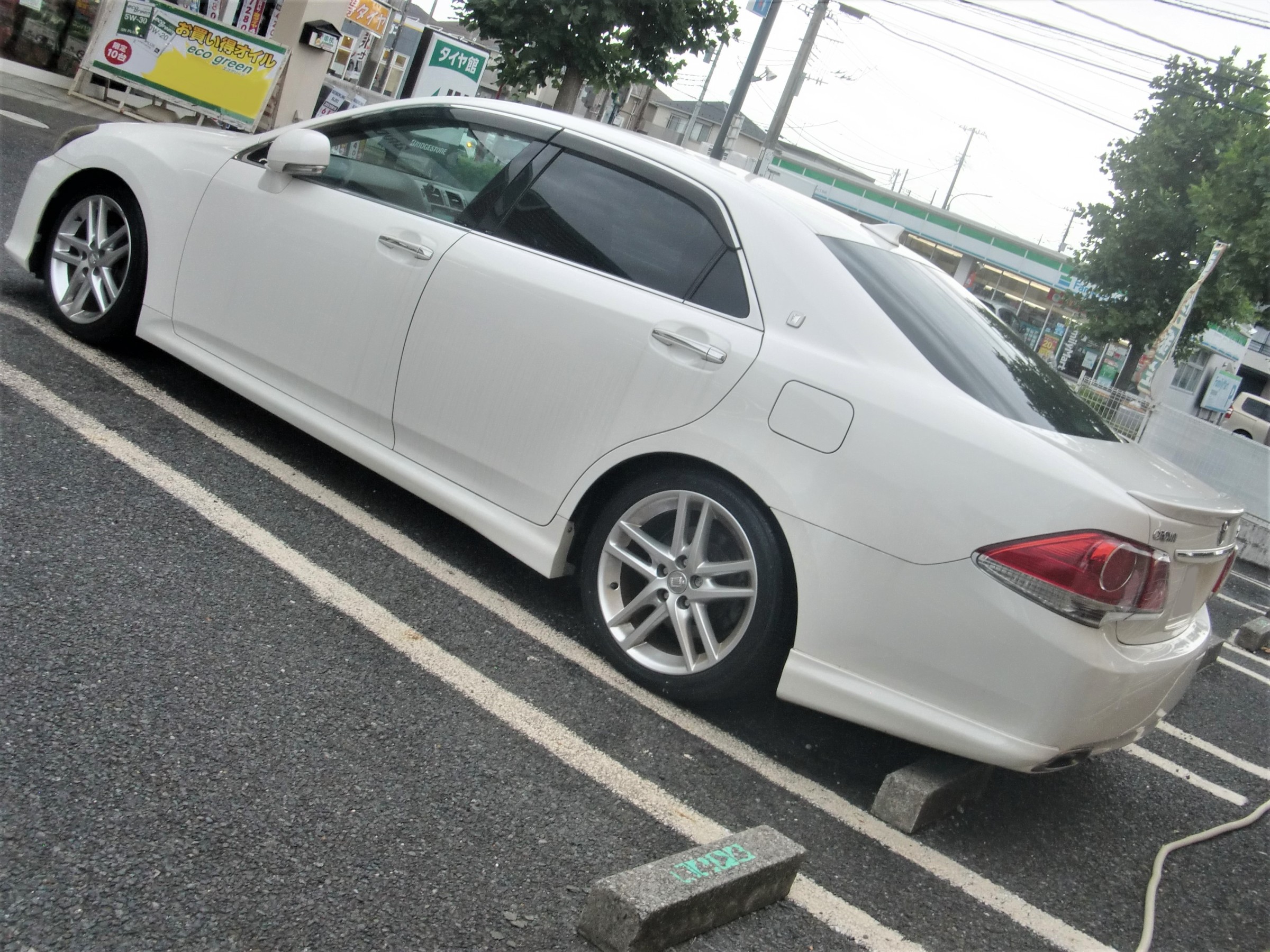 200系クラウンアスリート、車高調サスペンションのお取り付け