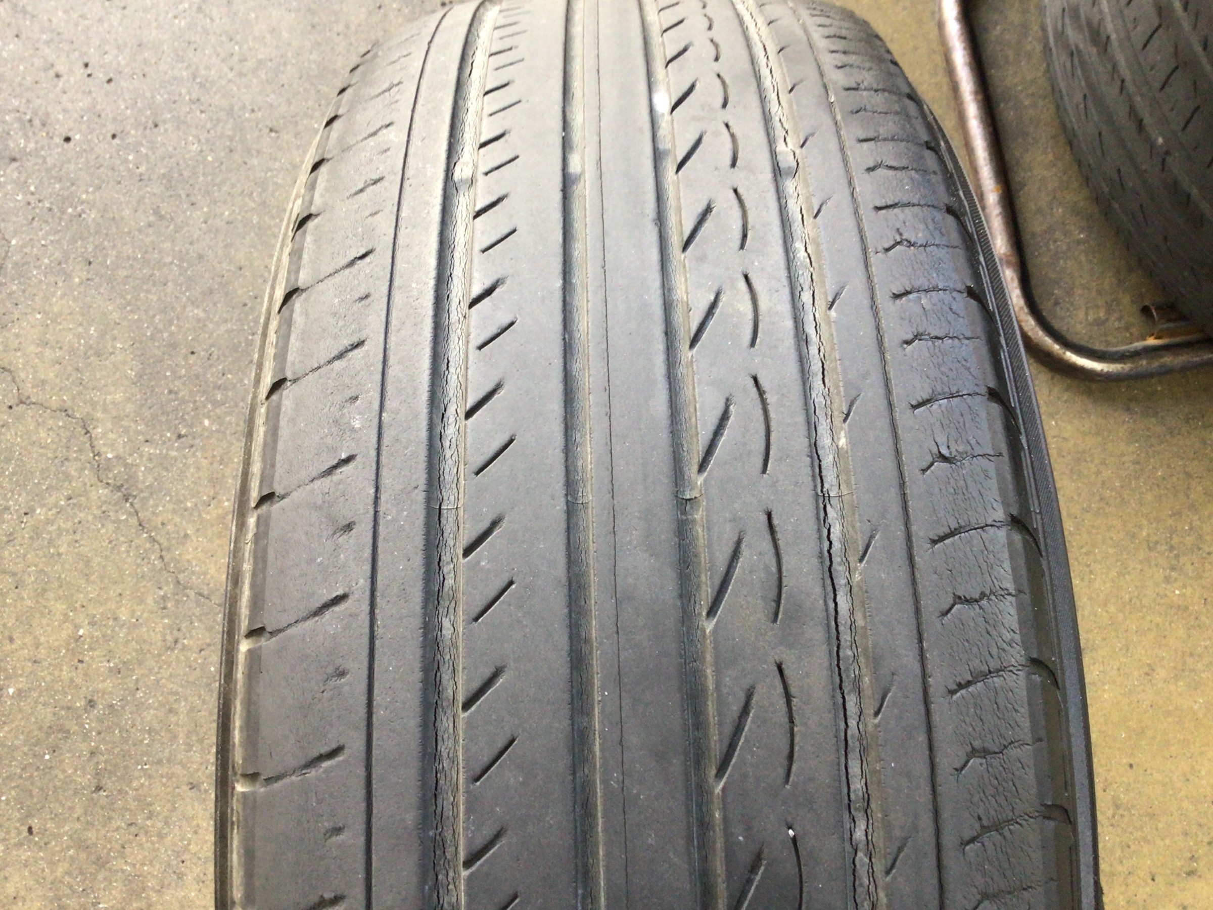 トヨタ　SAI　タイヤ交換　205/60R16　ブリヂストン　プレイズPXⅡ