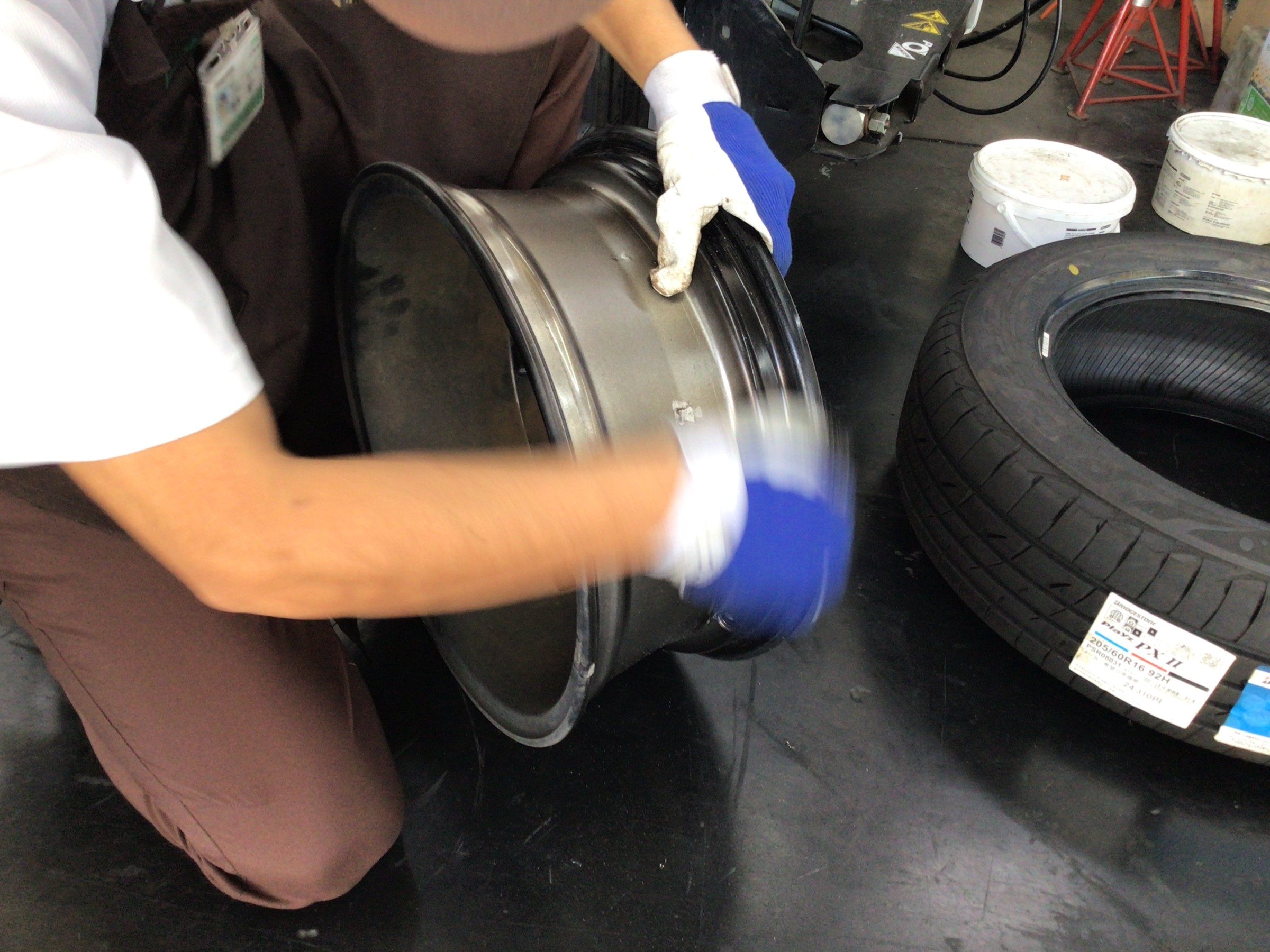 トヨタ　SAI　タイヤ交換　205/60R16　ブリヂストン　プレイズPXⅡ