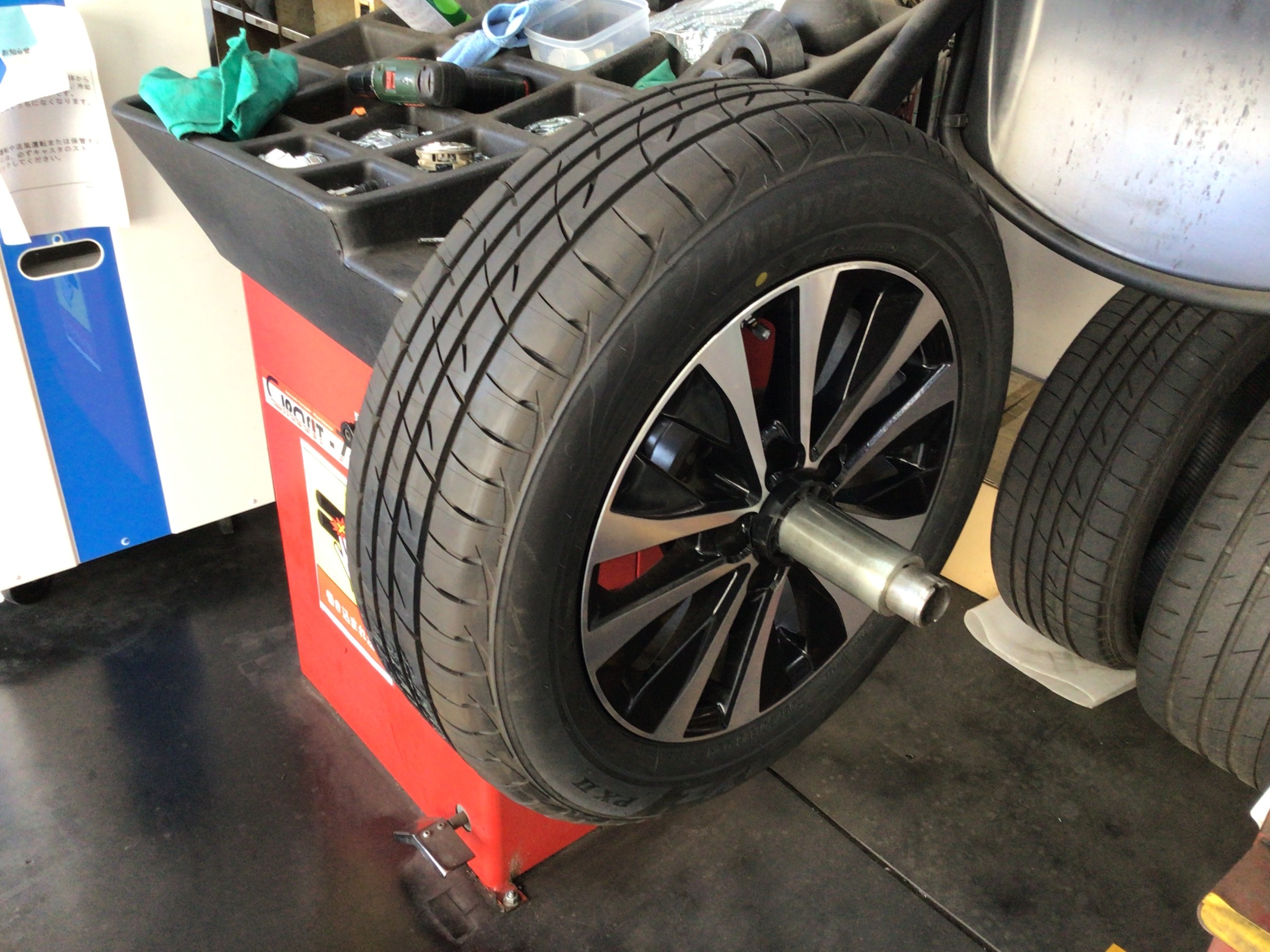 トヨタ　SAI　タイヤ交換　205/60R16　ブリヂストン　プレイズPXⅡ