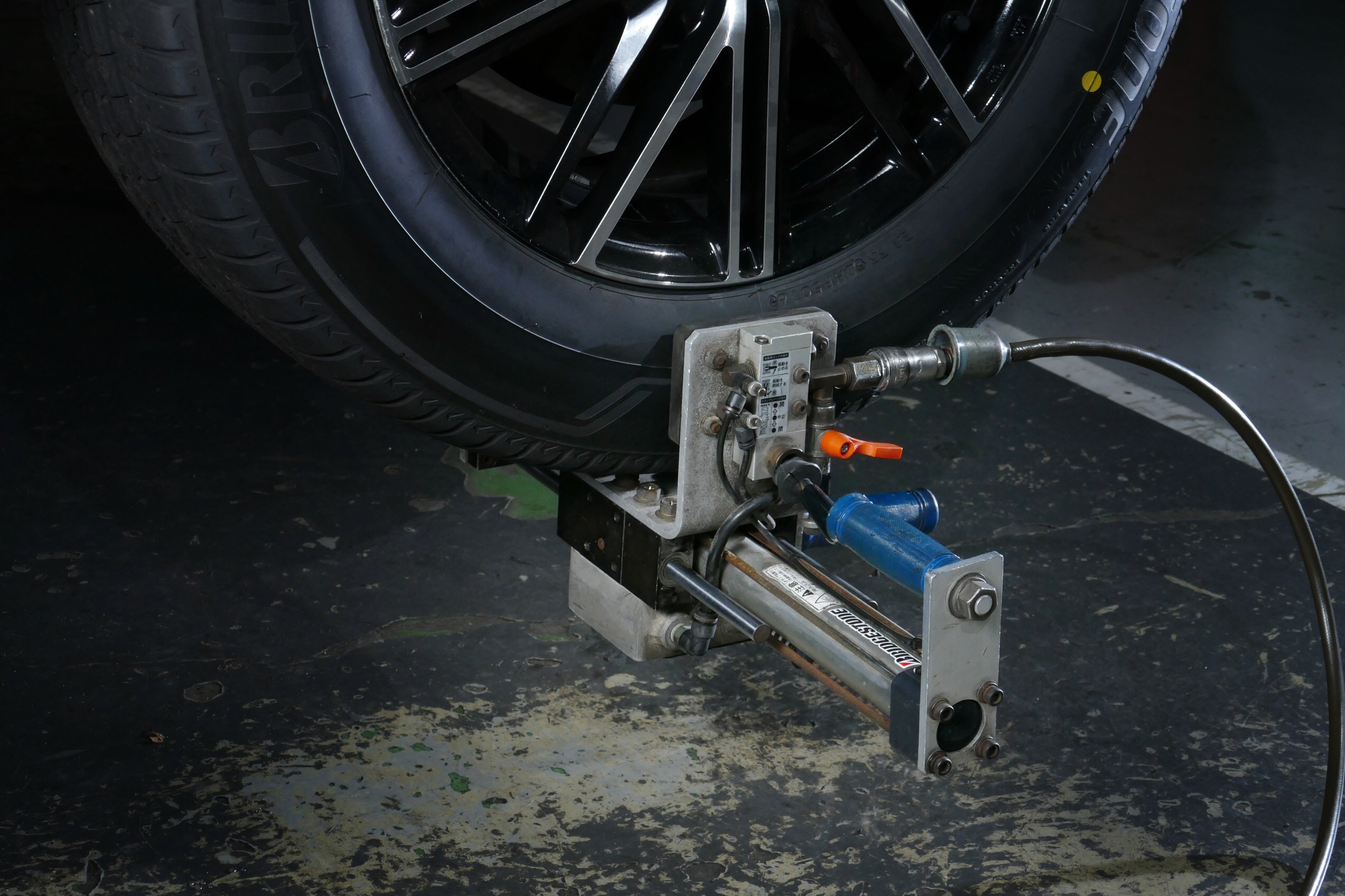 ブリヂストン　タイヤ館下松　タイヤ交換　オイル交換　アライメント調整　下松市　周南市　徳山　熊毛　玖珂　センターフィットサービス