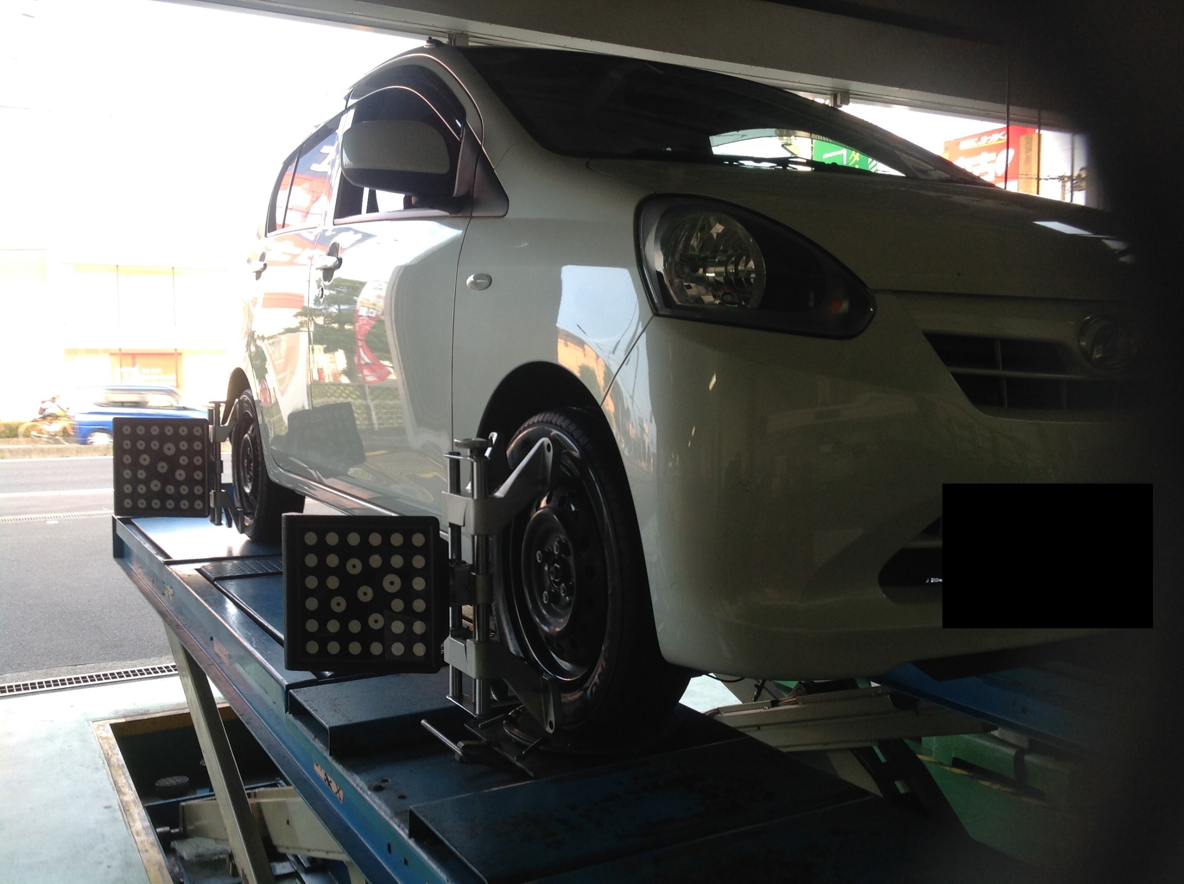 ダイハツ　ミライース