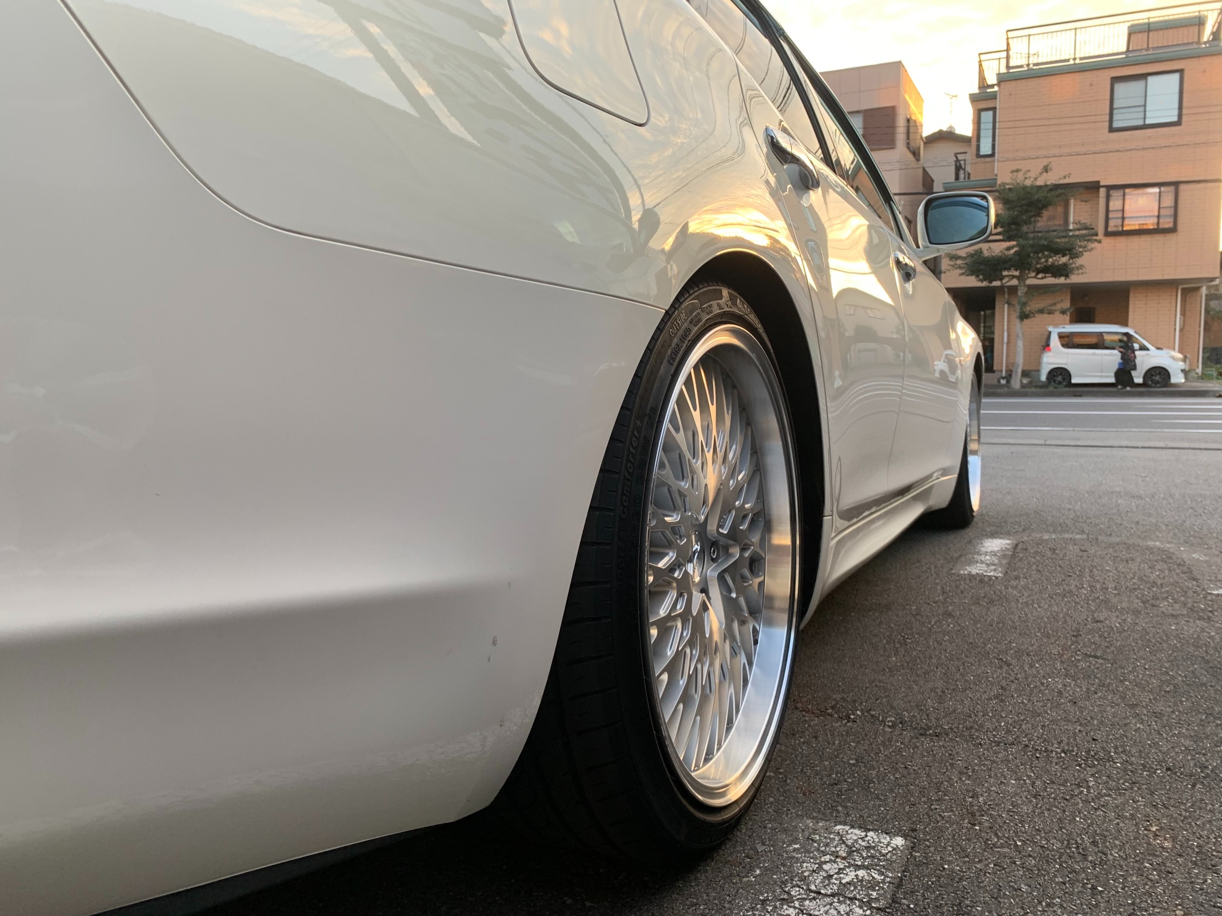 y51フーガ 日正タイヤ 車高調 日産 フーガの車高調取付｜グーネットピット