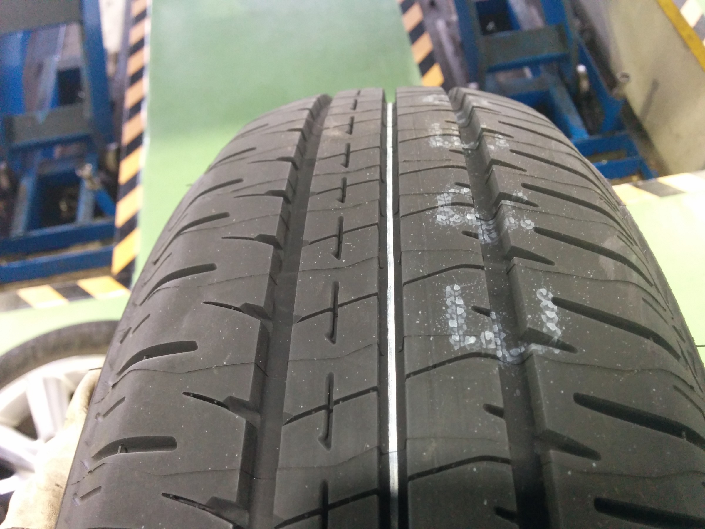 タイヤ交換】ダイハツ ブーン DBA-M600S エコピアNH200C 165/65R14