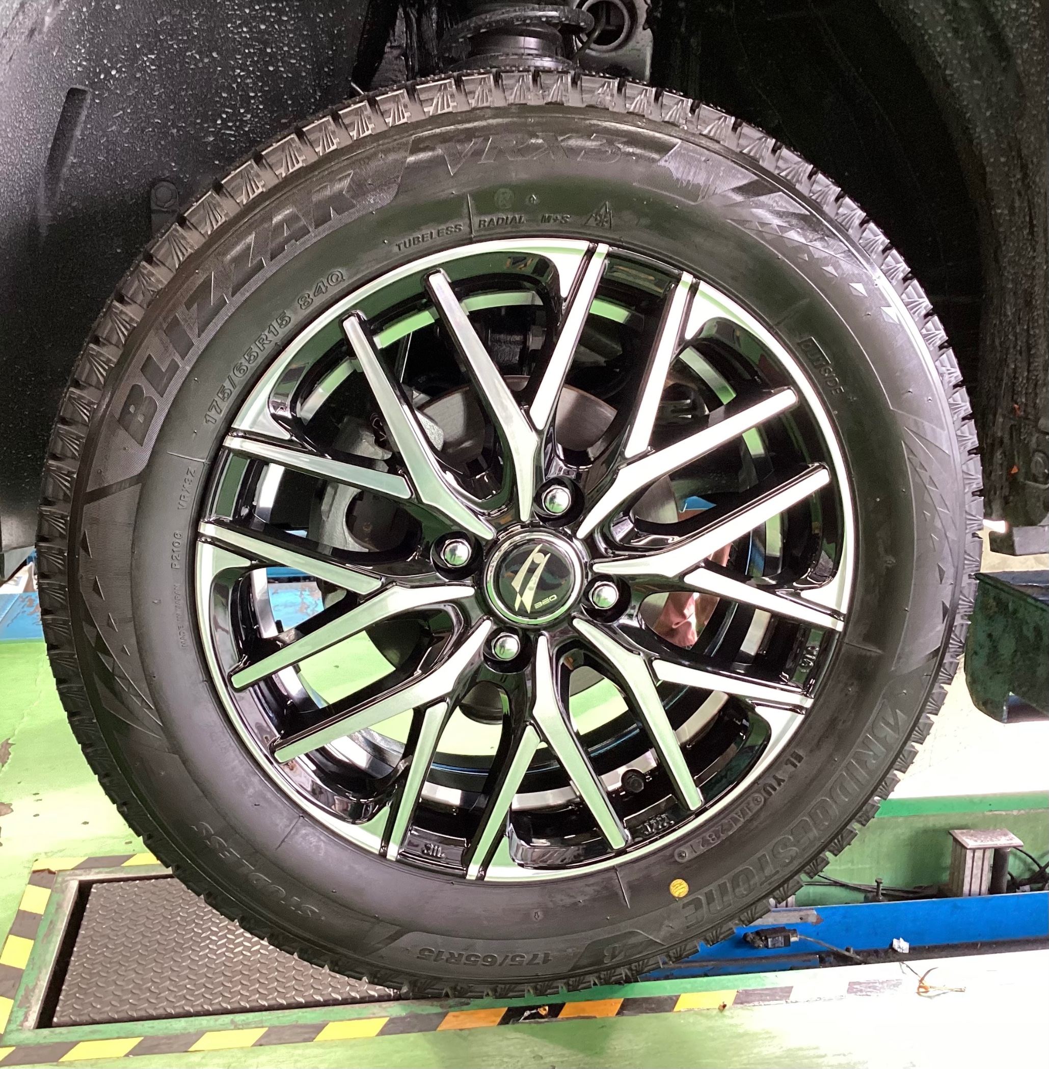 175/65r15 スタッドレス フリードに履いてました
