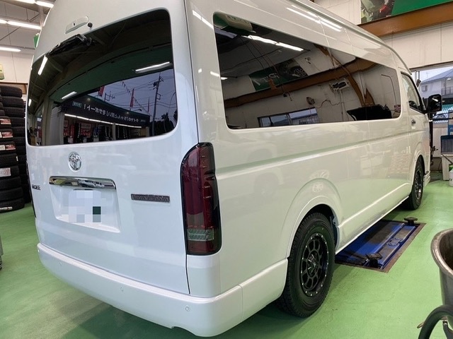 トヨタ ハイエース グランドキャビン】スタッドレスタイヤホイール