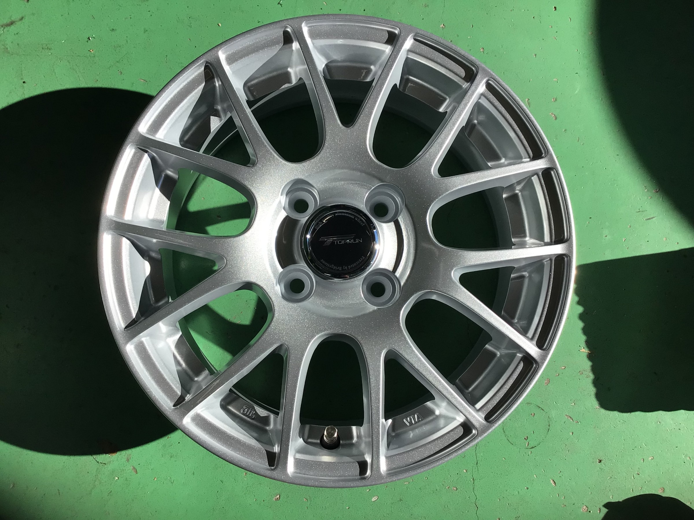 トヨタ ルーミー スタッドレスタイヤホイールセット取り付け
