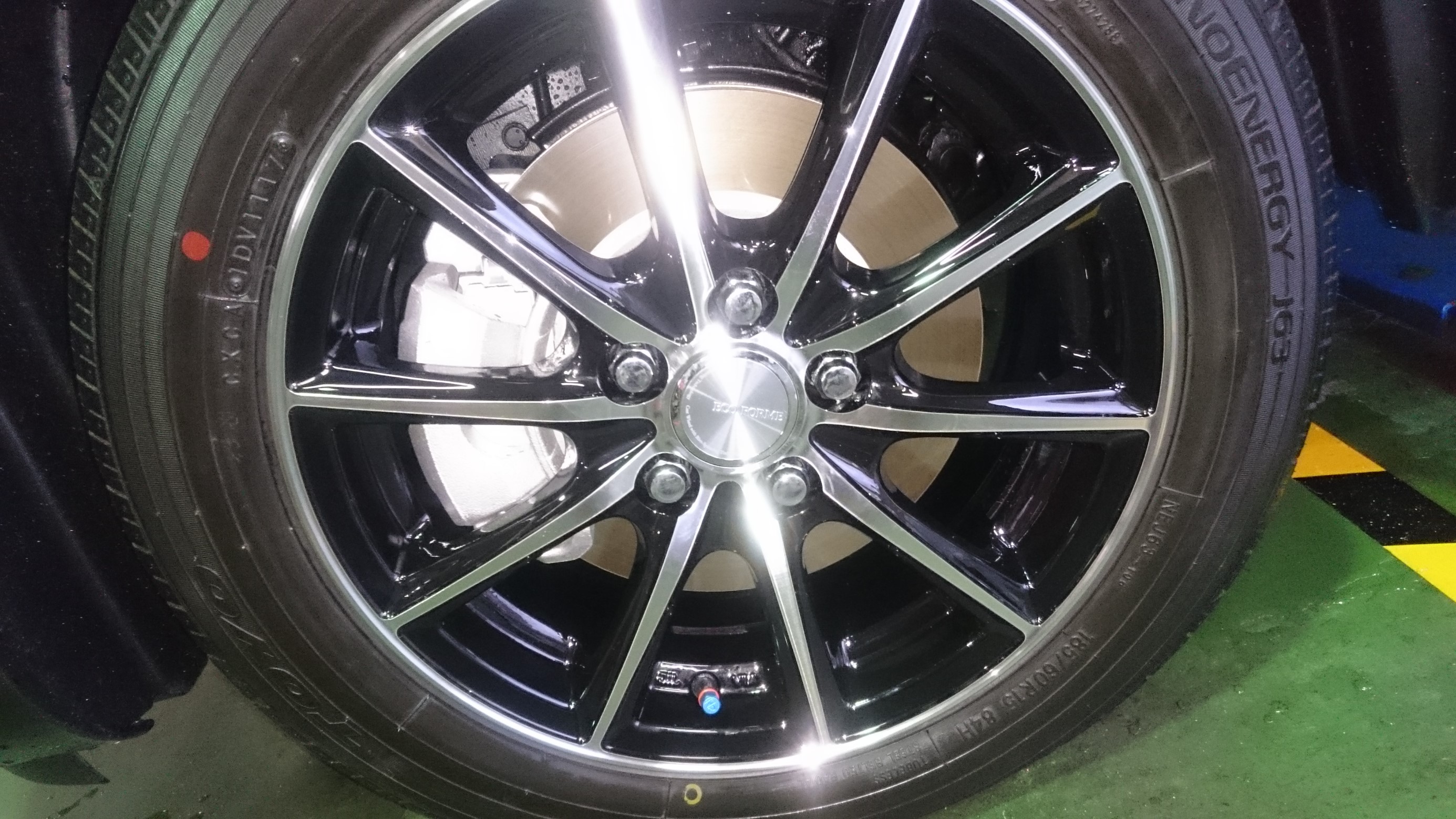 新型シエンタにエコフォルムCRS15とTPMS装着 | トヨタ シエンタ