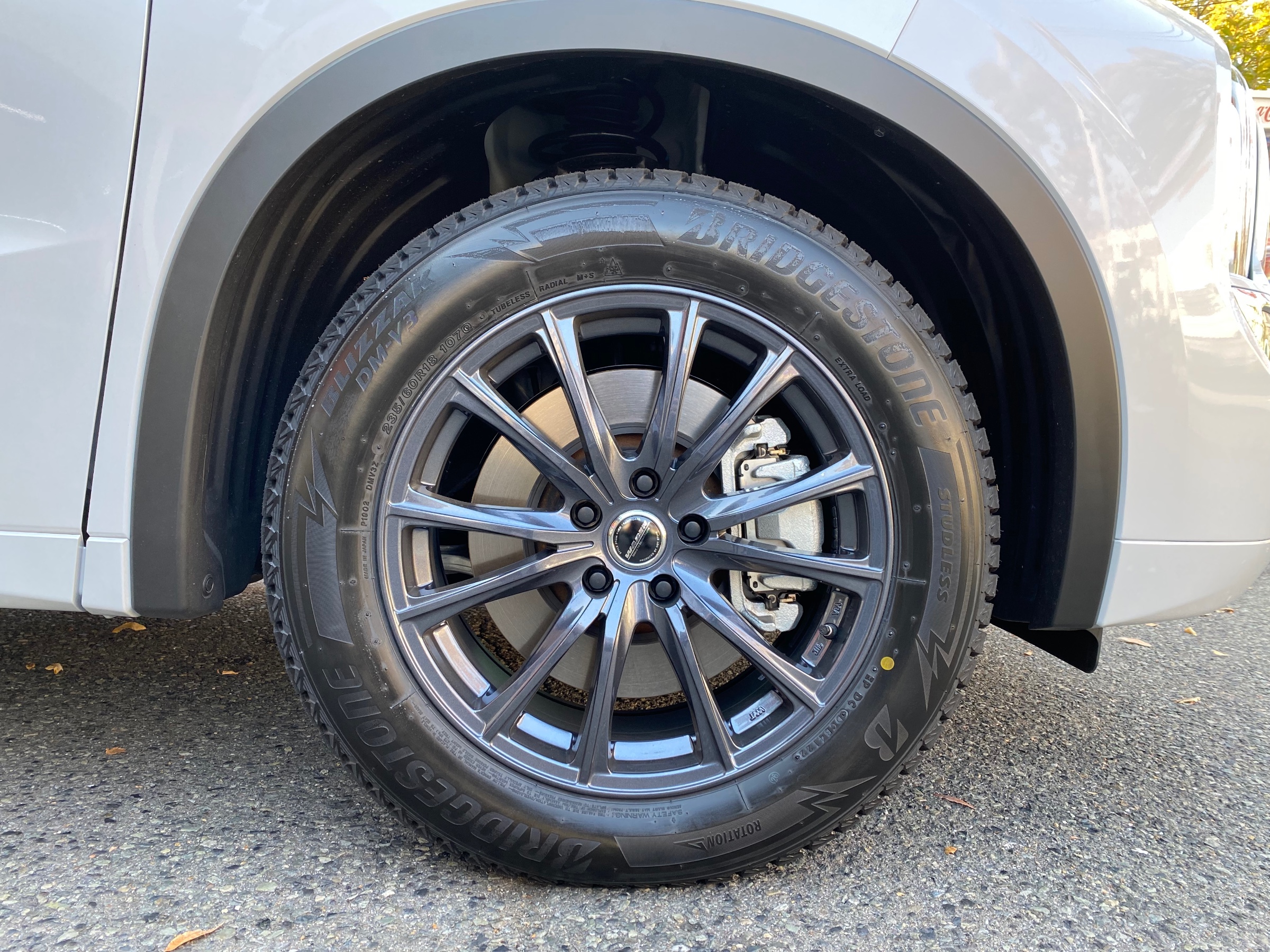 アウトランダーPHEV＋スタッドレスホイールセット | 店舗おススメ情報