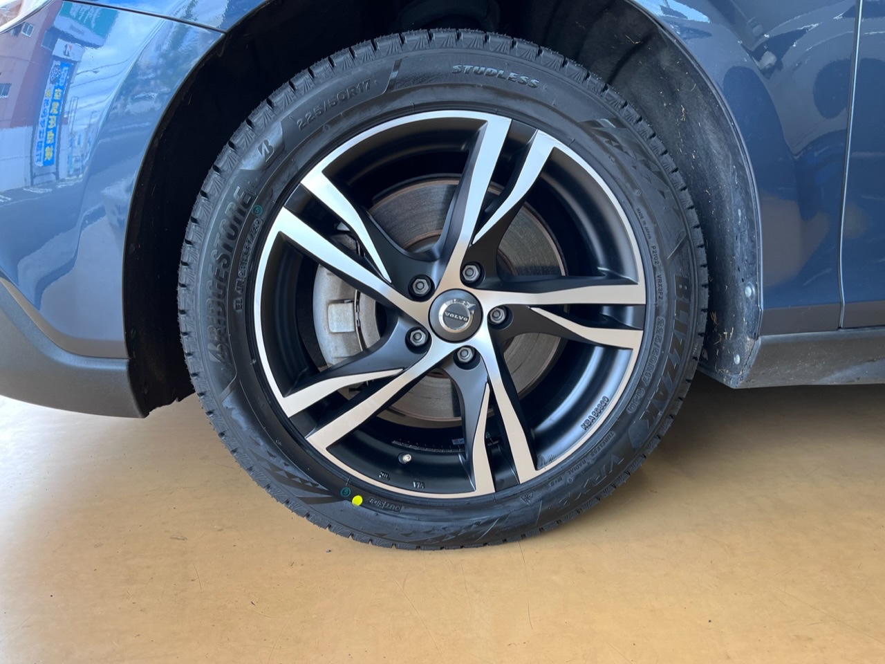 ボルボ スタッフオススメ!！ VOLVO V40クロスカントリー タイヤ