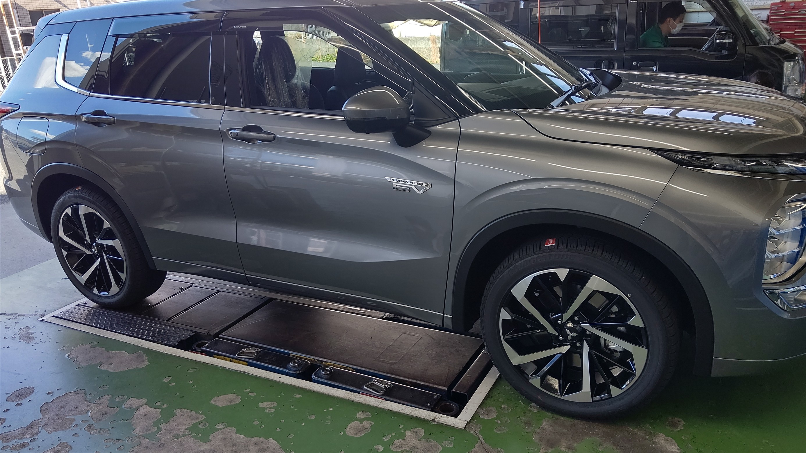 ブリヂストンのスタッドレスタイヤ、ブリザックVRX3に新設のSUVサイズ