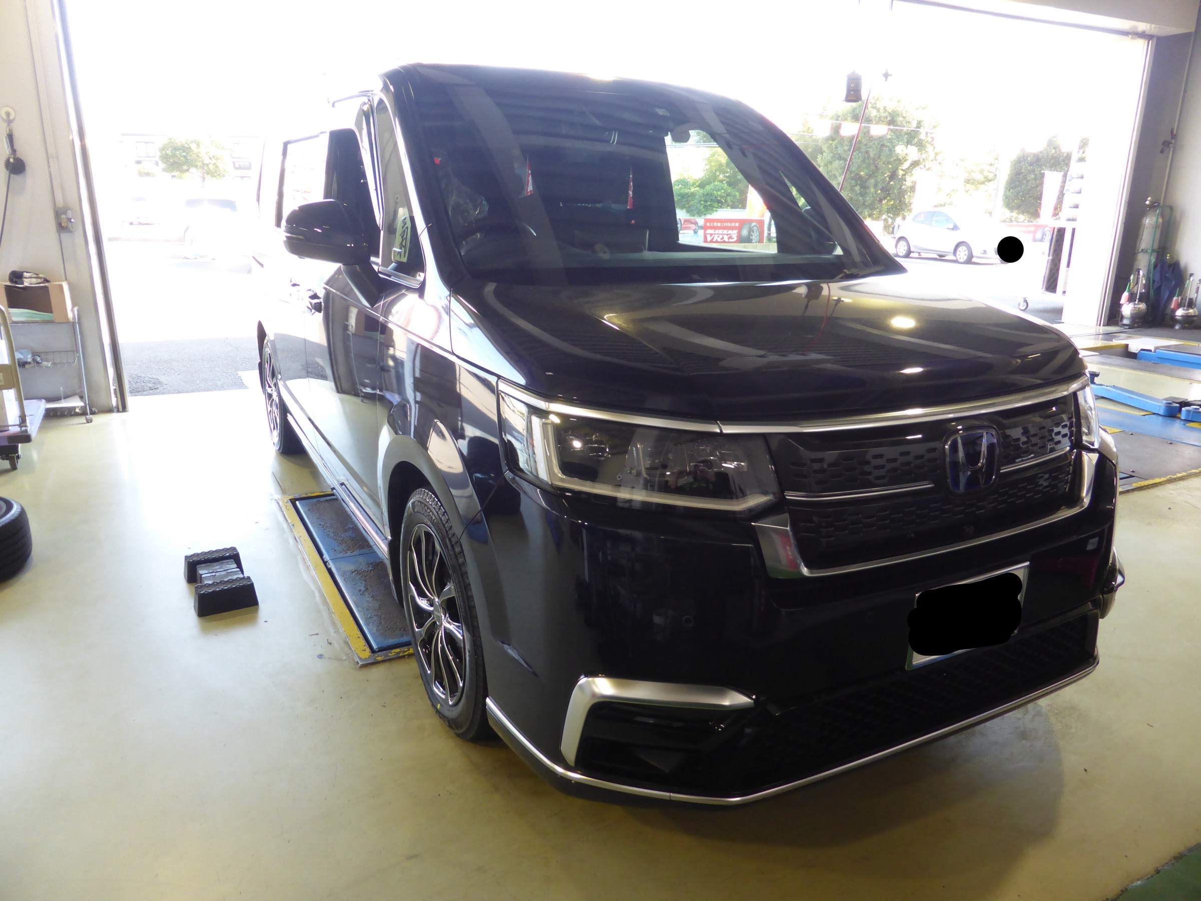 ホンダ 新型 ステップワゴン】スタッドレスタイヤ+アルミ