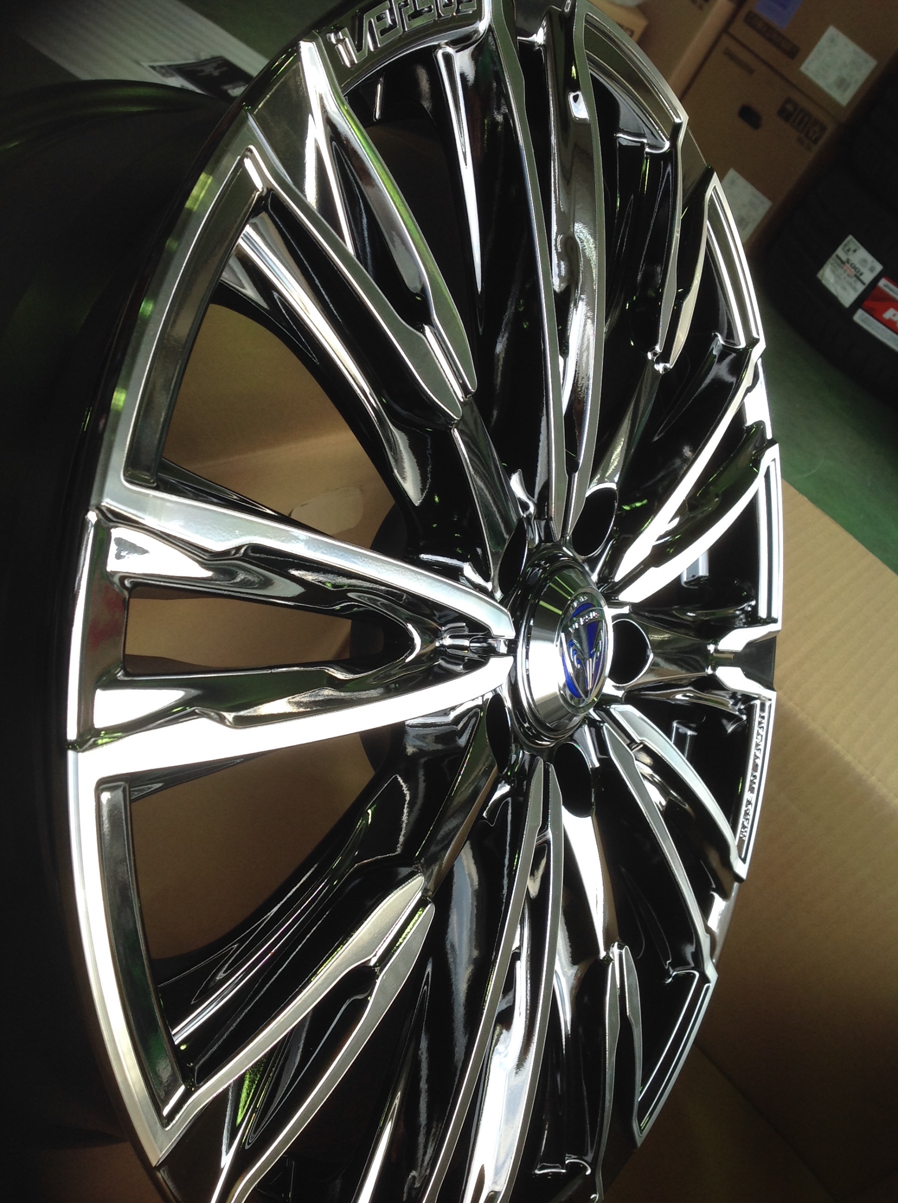 半年待ちの RAYS『ベルサス ストラテジーア ルチアーナ』届きました