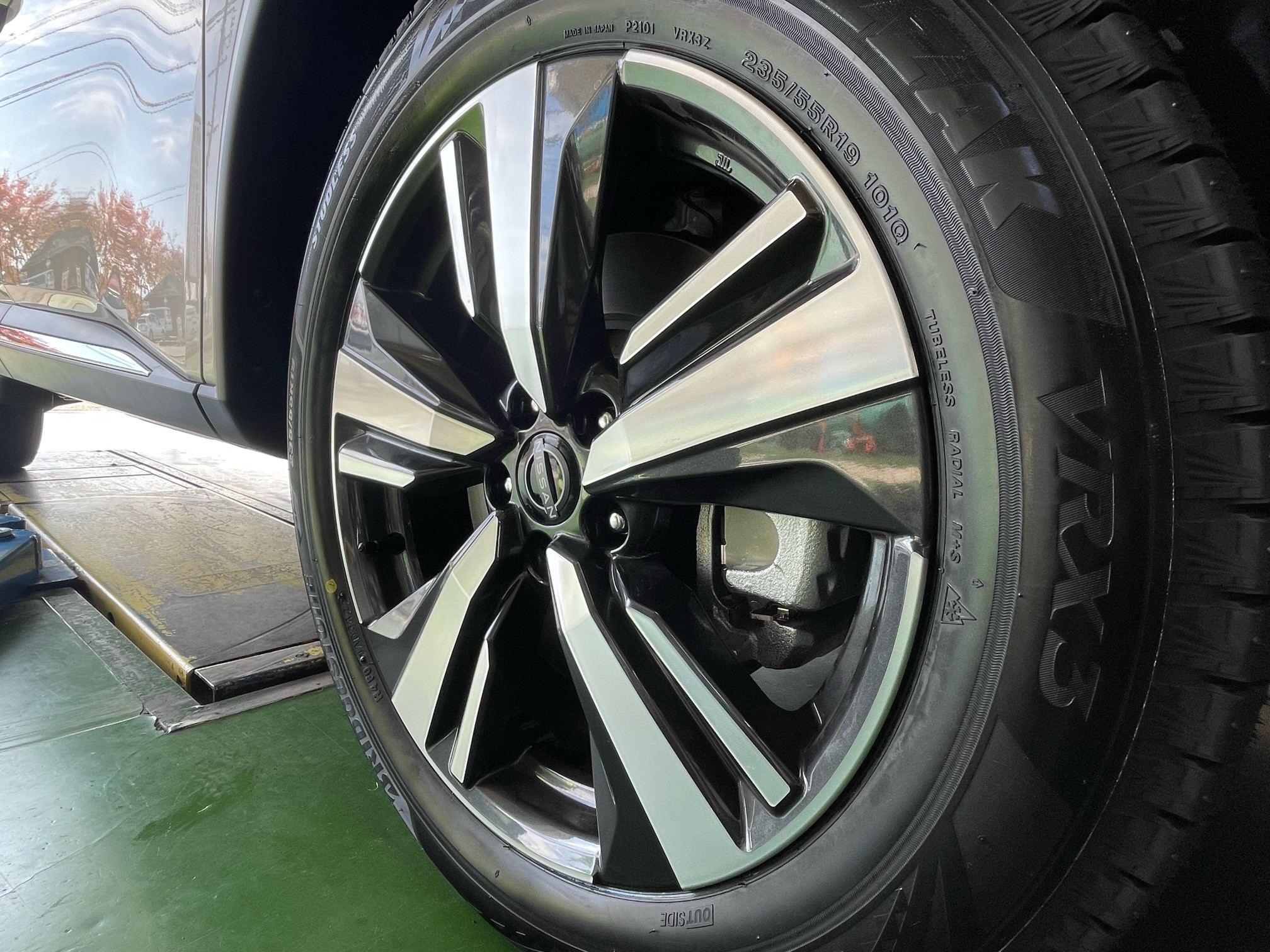 B品セール ブリザック ニッサン エクストレイル(33系)用 235/60R18 ...