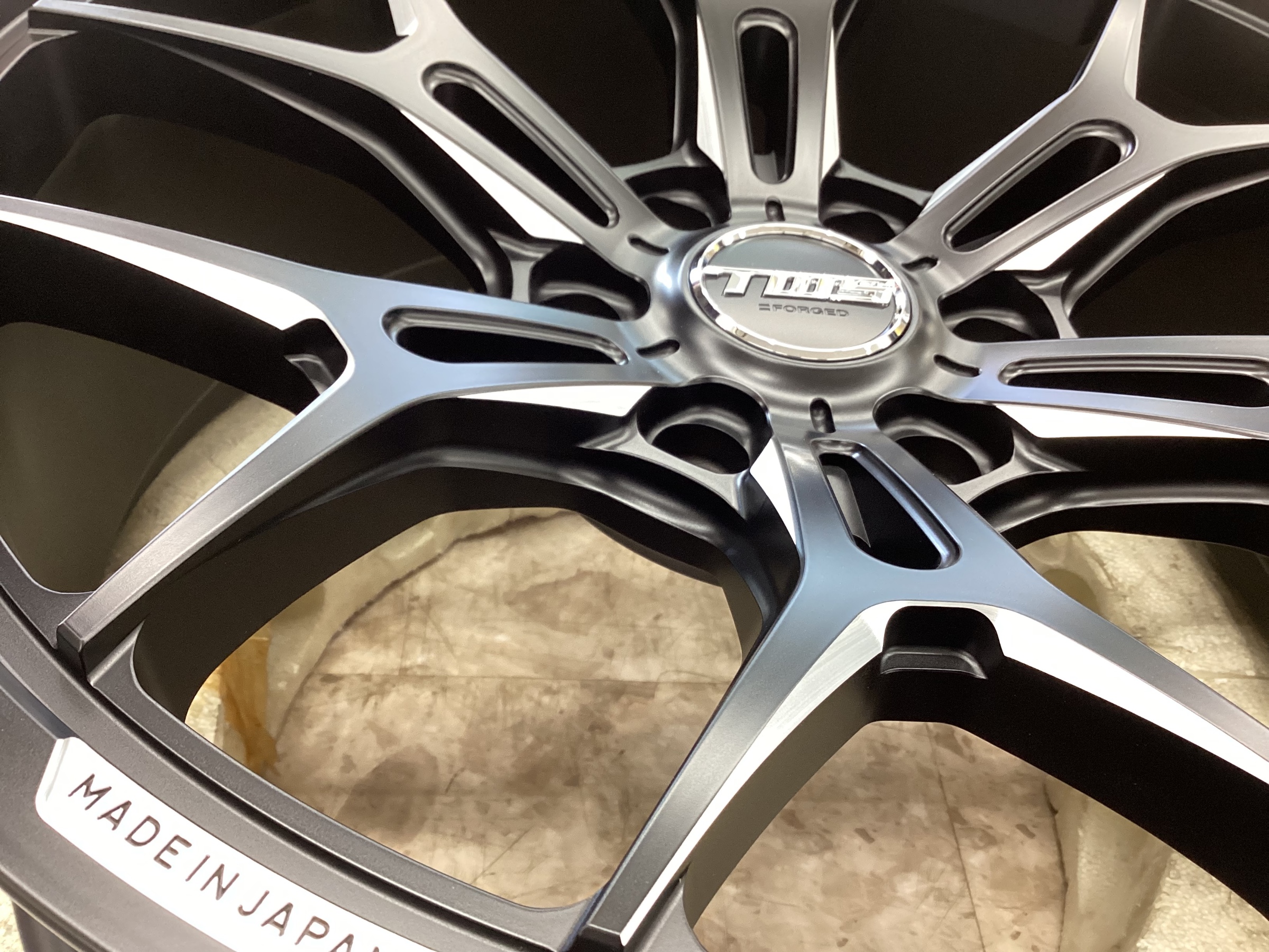 ランクル300系オーナー様にピッタリホイール!TWS 306S Urban-X ランクル300系オーナー様にピッタリホイール!TWS 306S Urban-X